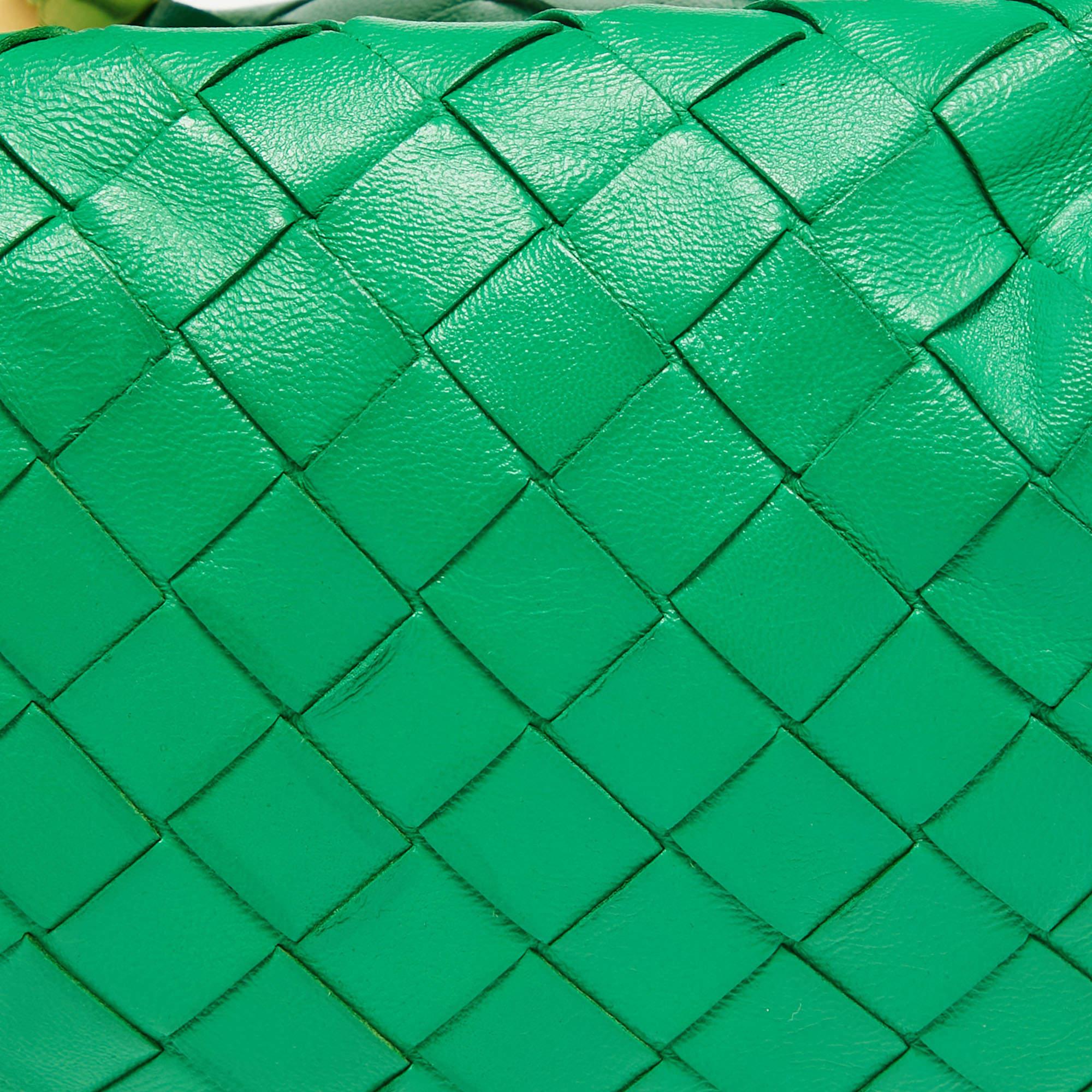 Bottega Veneta Green Intrecciato Leather Mini BV Jodie Bag For Sale 4