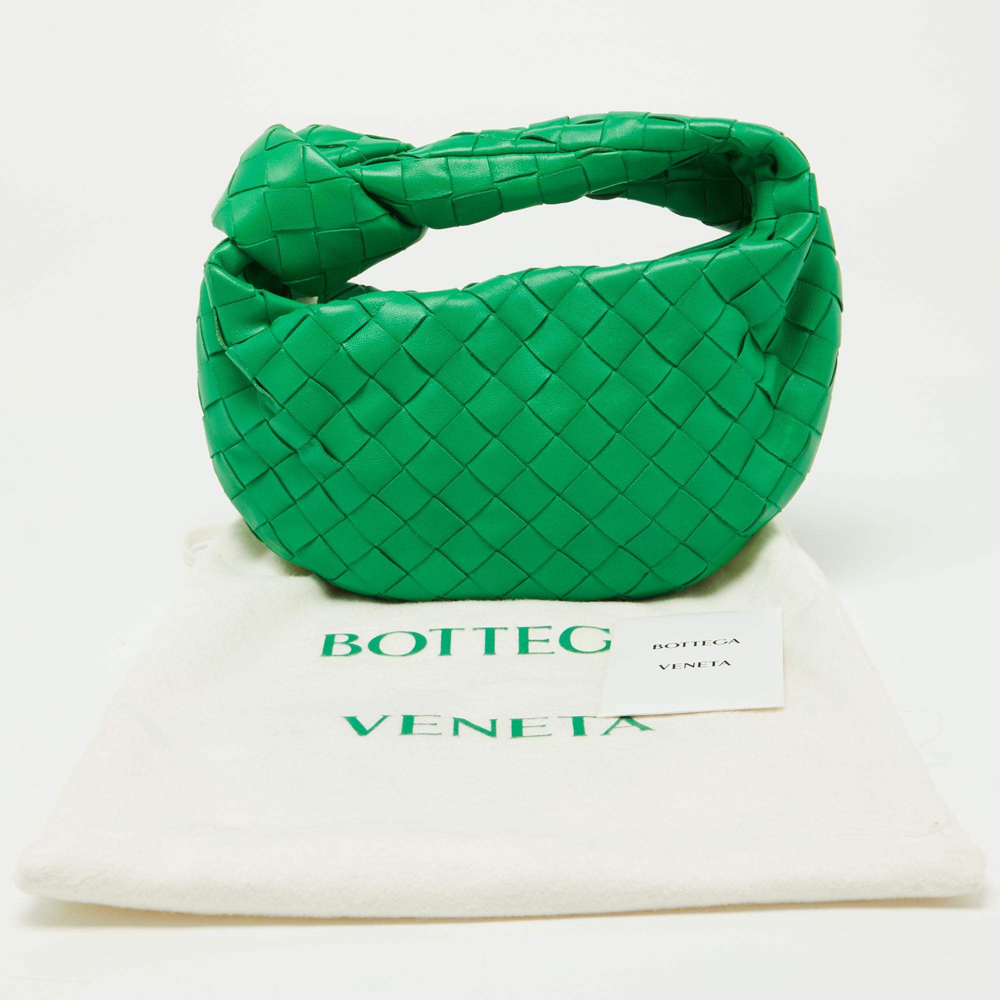 Bottega Veneta Green Intrecciato Leather Mini Jodie Hobo In Excellent Condition In Dubai, Al Qouz 2