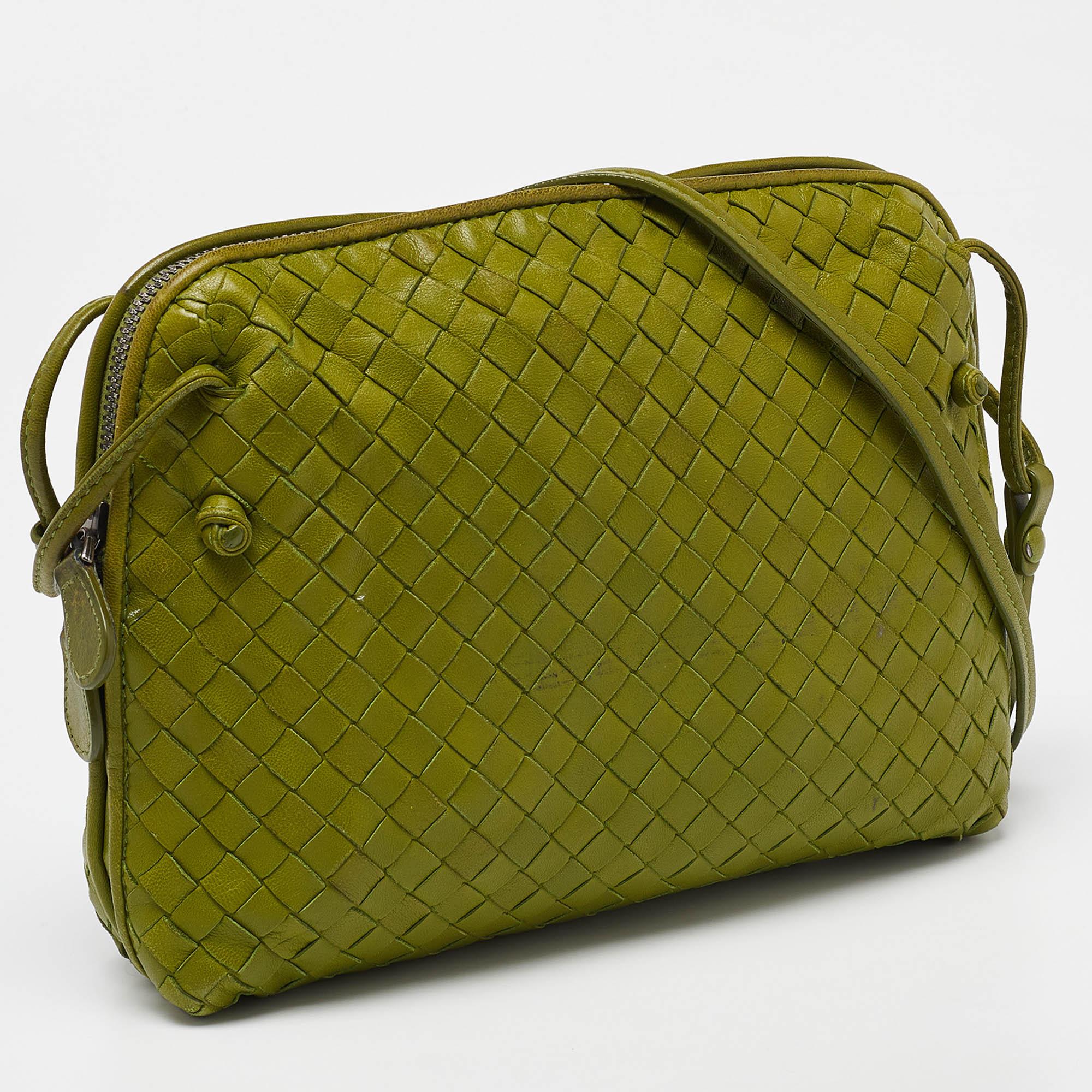 Bottega Veneta Green Intrecciato Leather Nodini Crossbody Bag In Fair Condition In Dubai, Al Qouz 2
