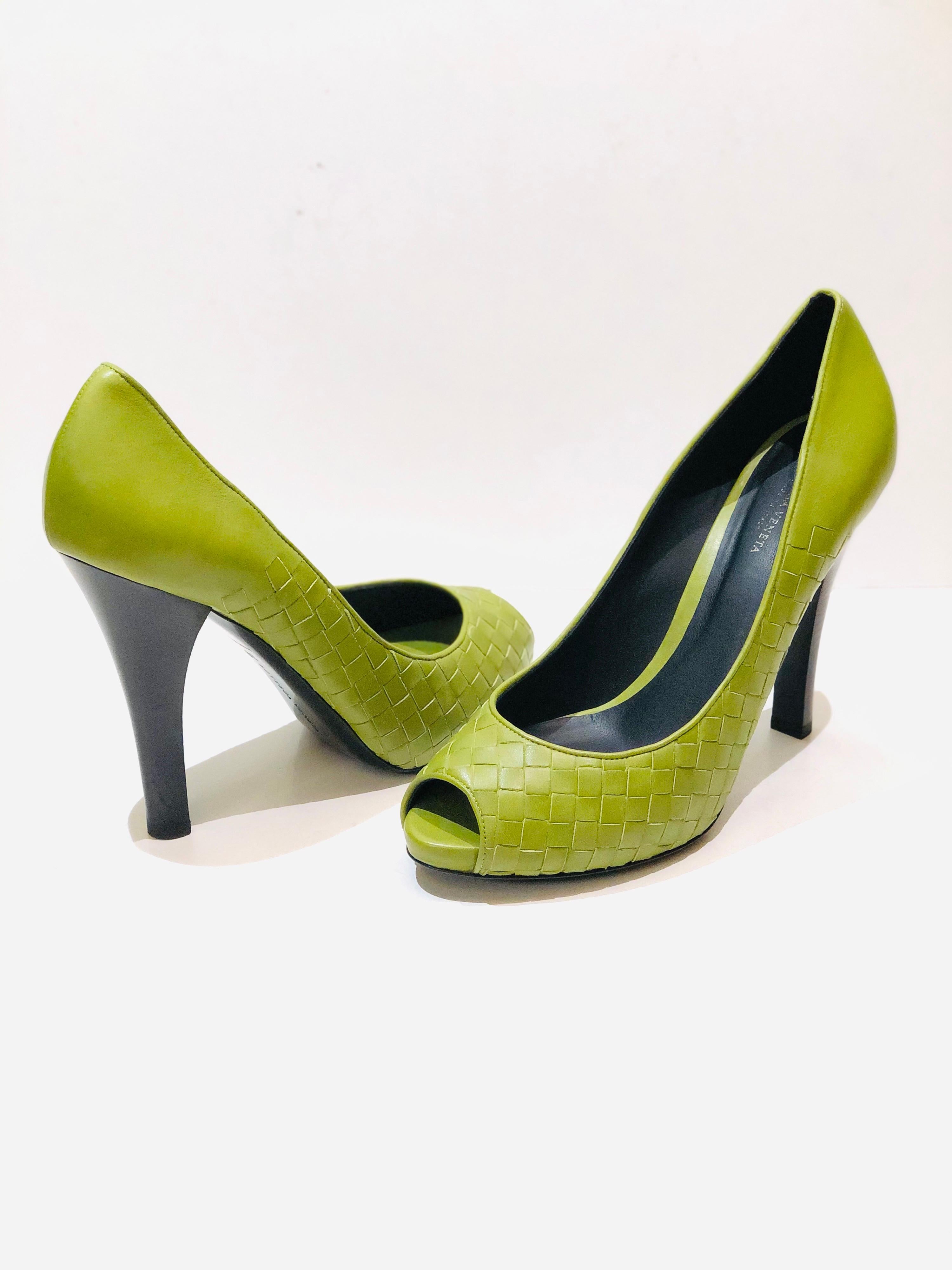 Noir Bottega Veneta Green Intrecciato Leather Open Toes (orteils ouverts en cuir)  Talons hauts en vente