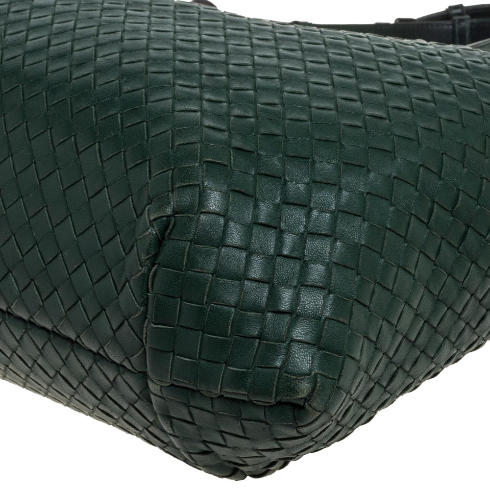 Bottega Veneta Green Intrecciato Leather Shopper Tote In Fair Condition In Dubai, Al Qouz 2