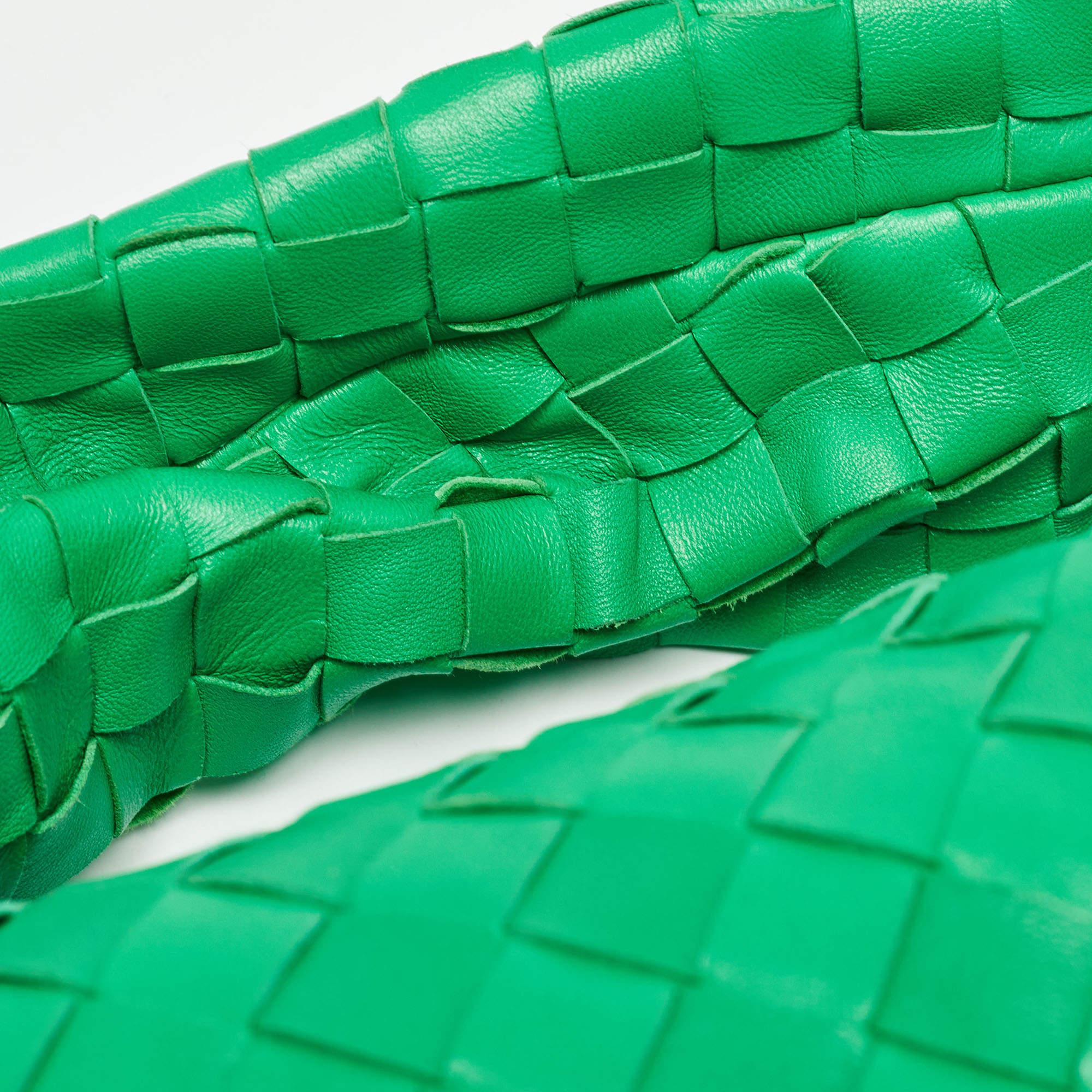 Bottega Veneta Greene & Greene Intrecciato in pelle Teen Jodie Hobo in vendita 1