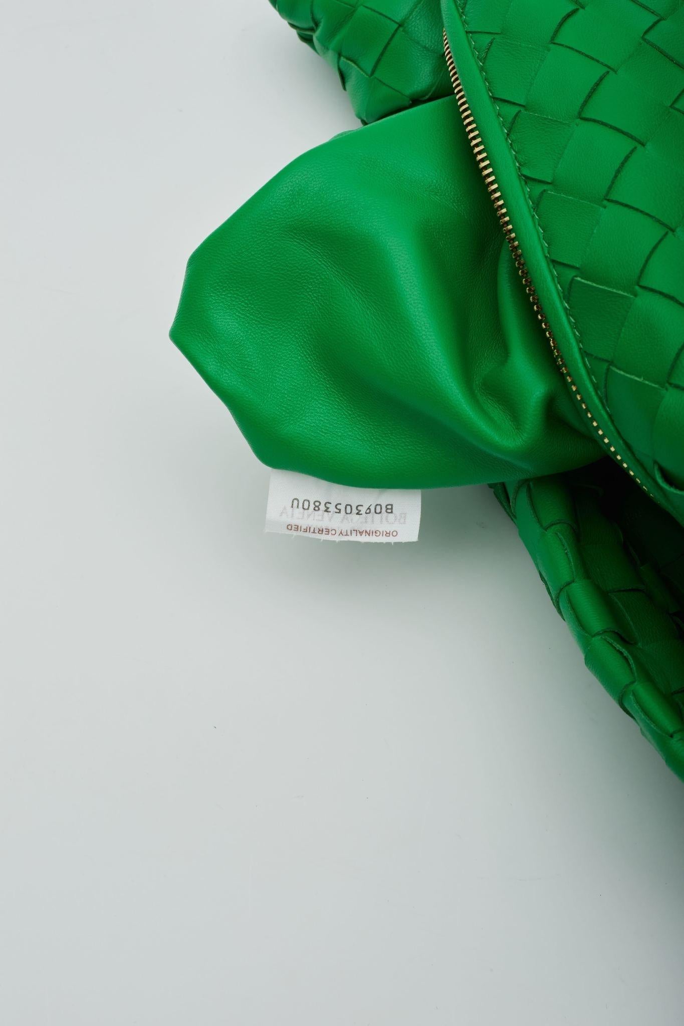 Bottega Veneta Green Intrecciato Leather The Jodie Handbag Teen For Sale 6