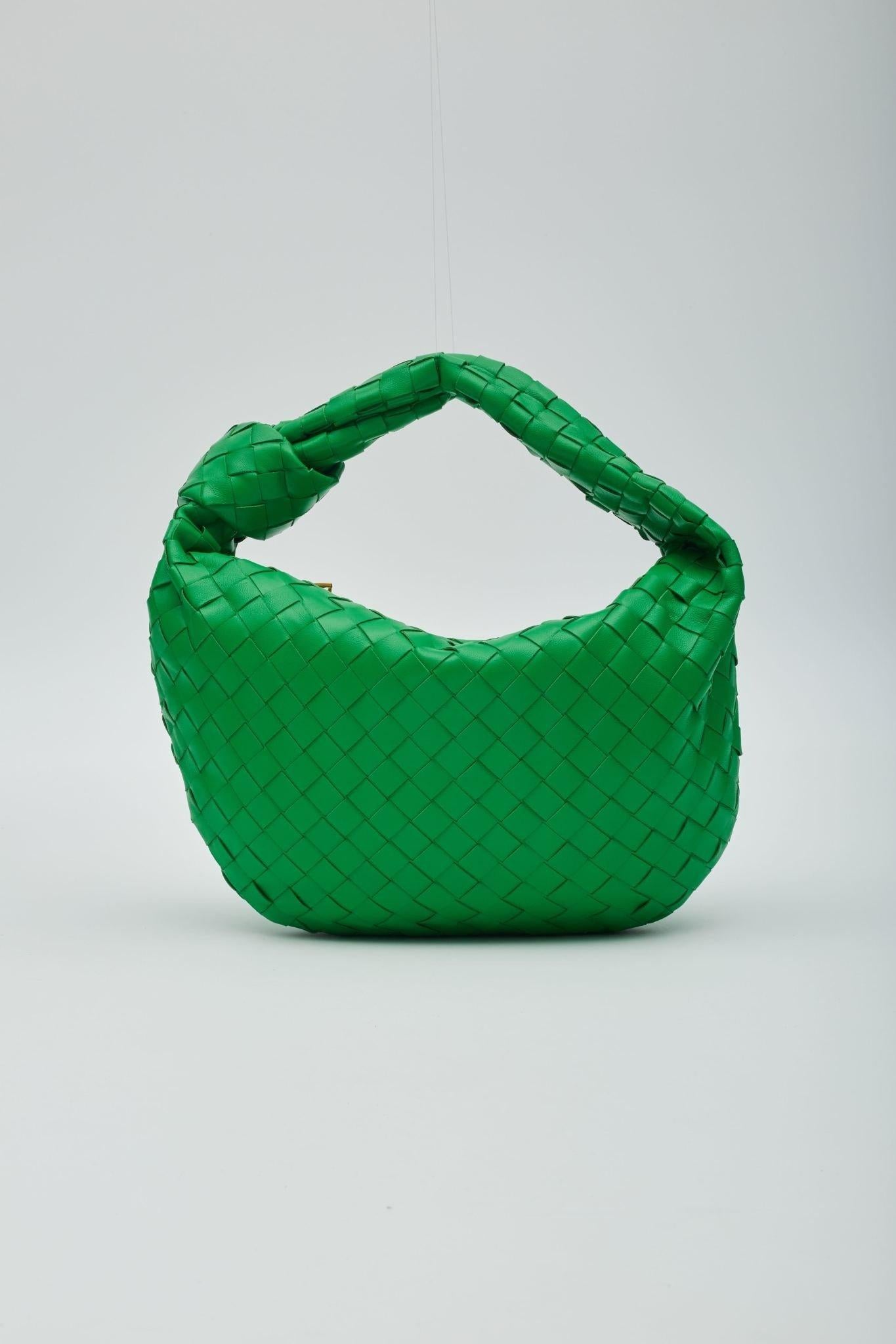Women's Bottega Veneta Green Intrecciato Leather The Jodie Handbag Teen For Sale