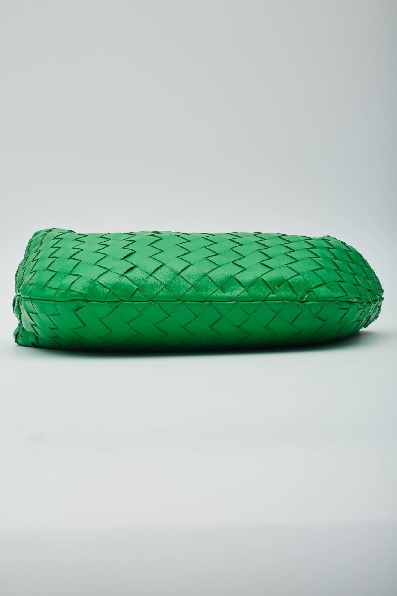 Bottega Veneta Green Intrecciato Leather The Jodie Handbag Teen For Sale 3