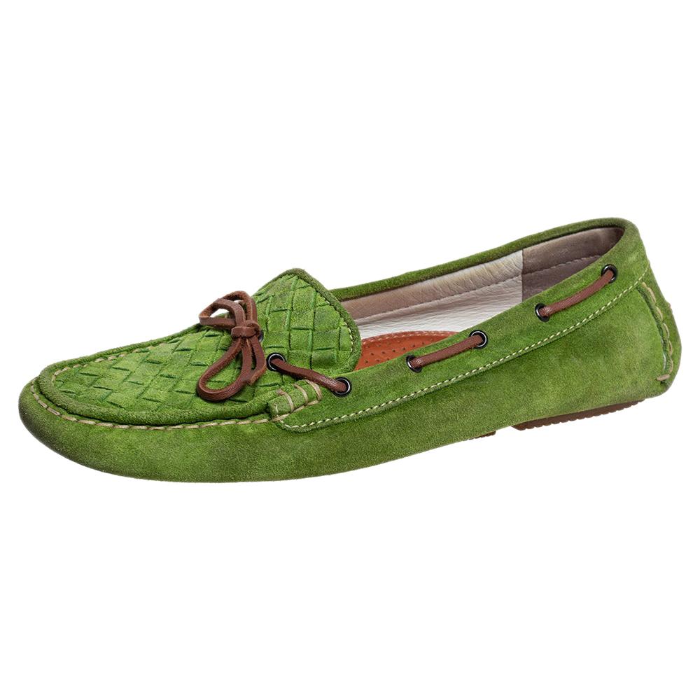 Bottega Veneta Green Intrecciato Suede Bow Slip On Loafers Size 38.5 For Sale