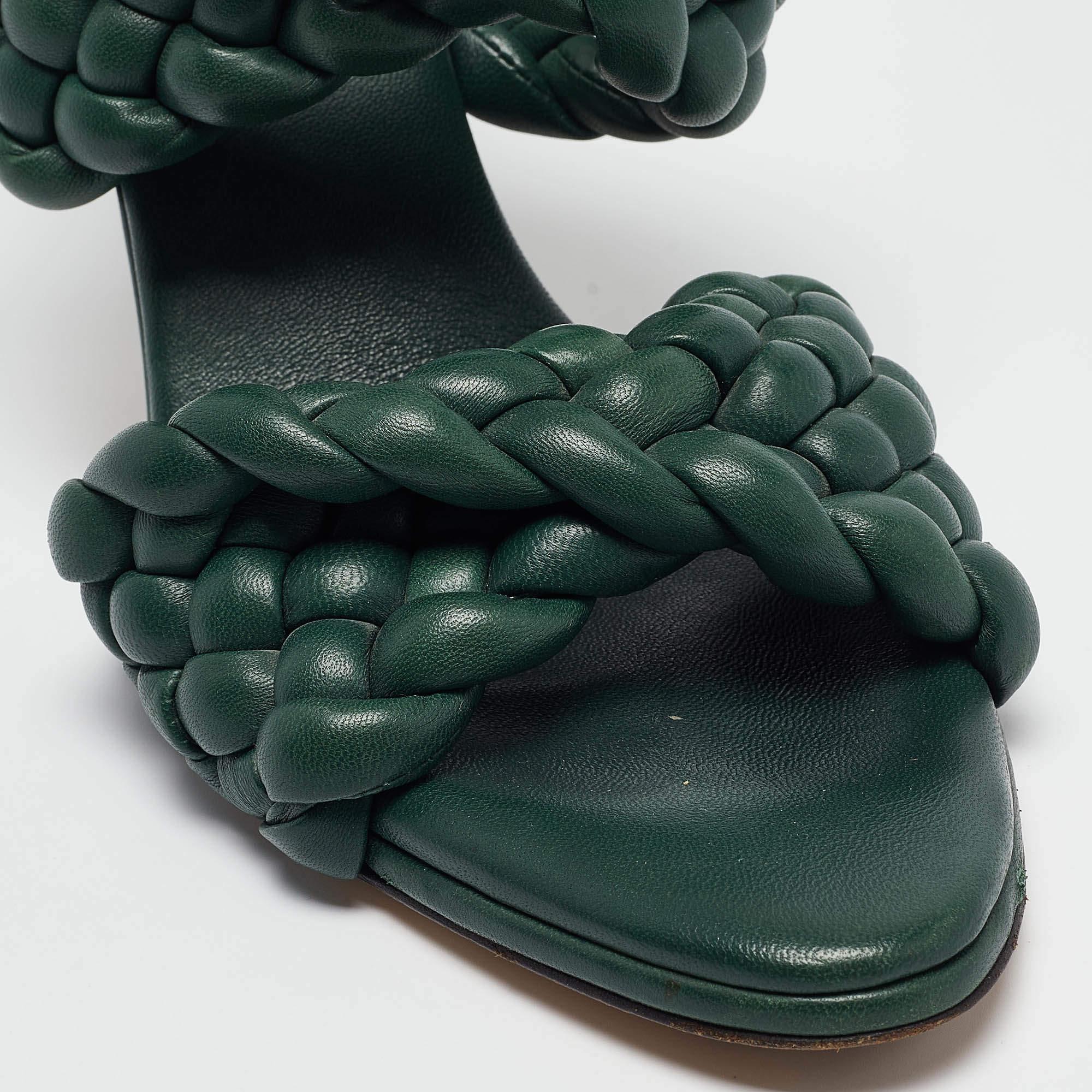 Bottega Veneta Green Leather Braided Accents Slides Size 40.5 For Sale 3