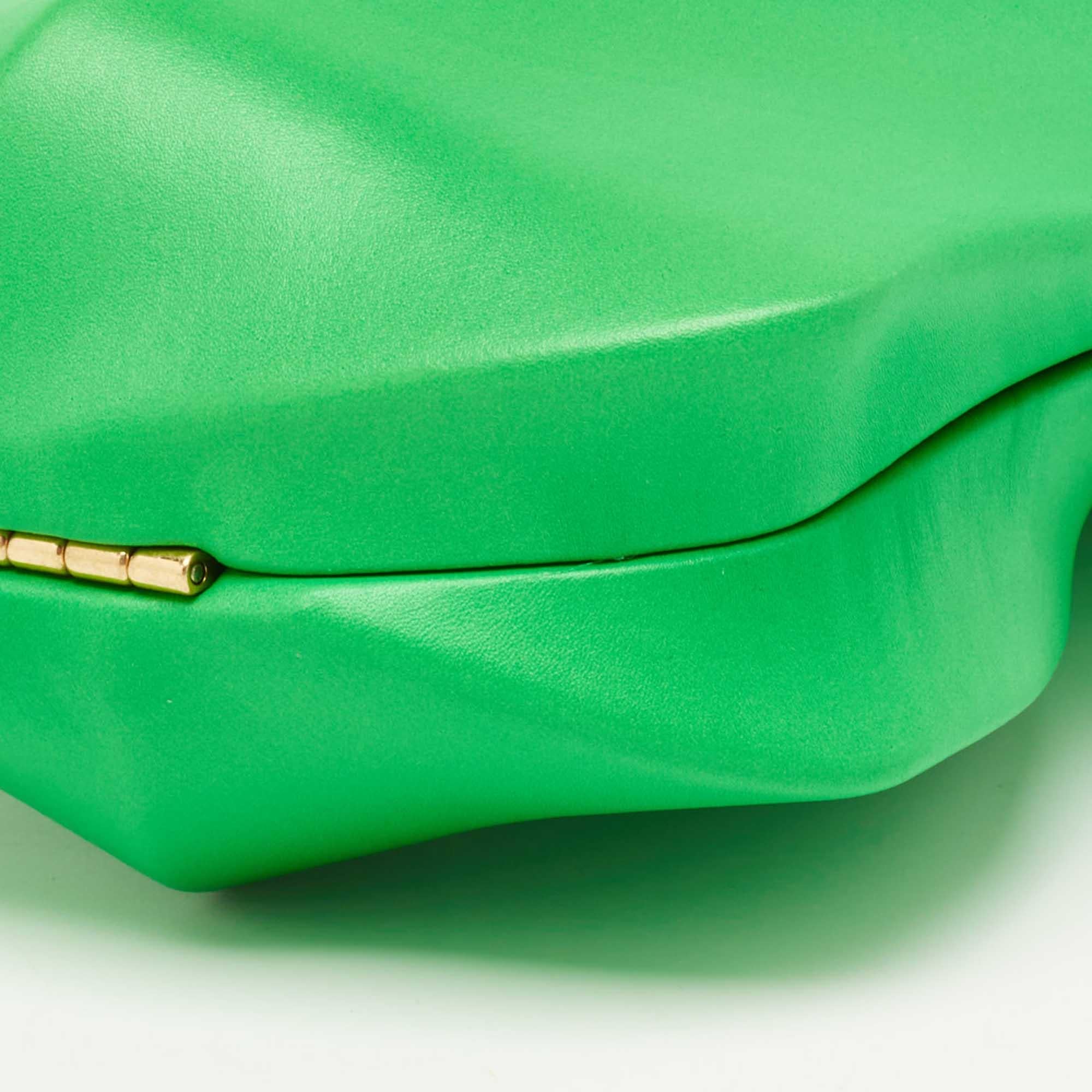 Bottega Veneta Green Leather BV Whirl Clutch 3