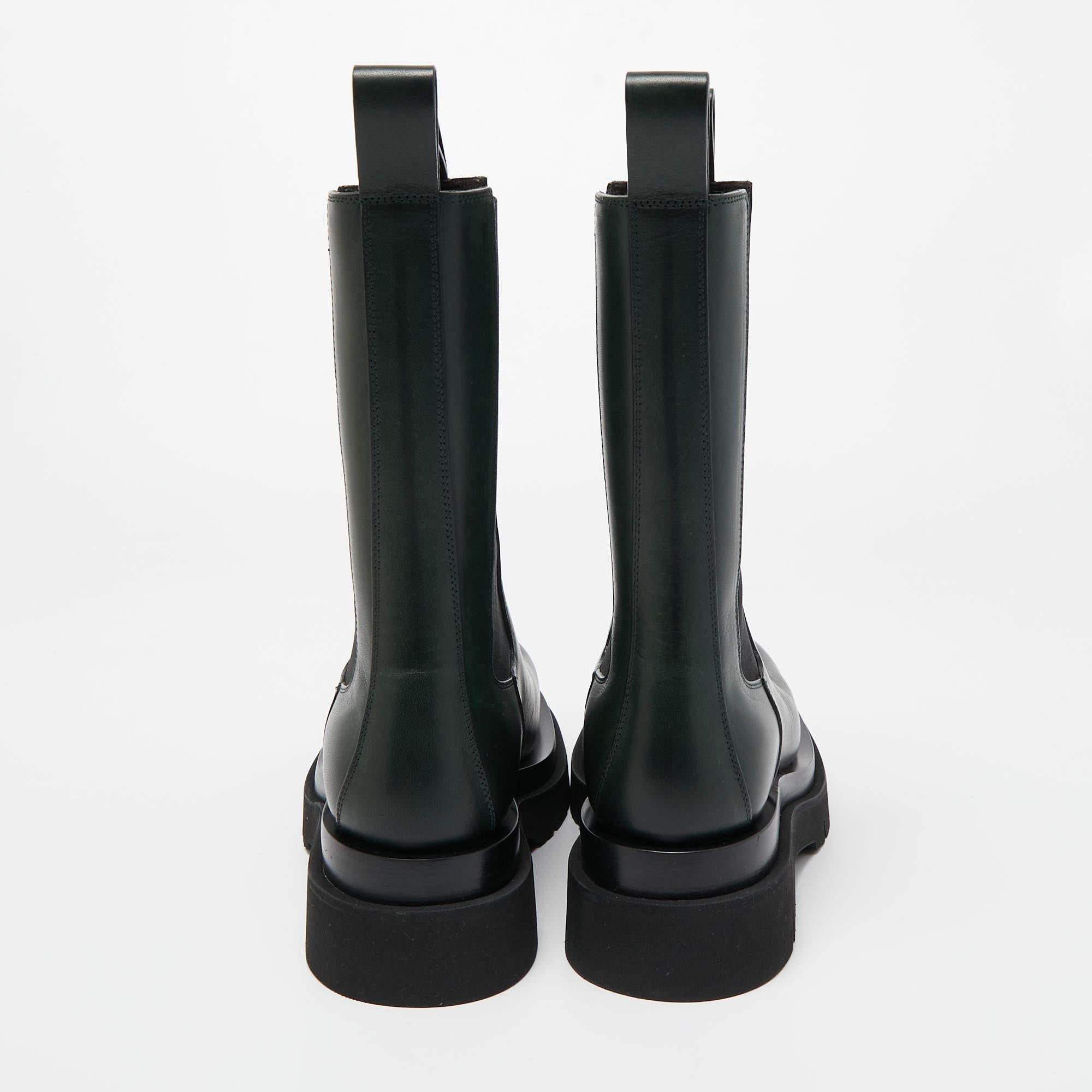 Bottega Veneta Green Leather Chelsea Lug Mid Calf Boots Size 39 In Excellent Condition In Dubai, Al Qouz 2