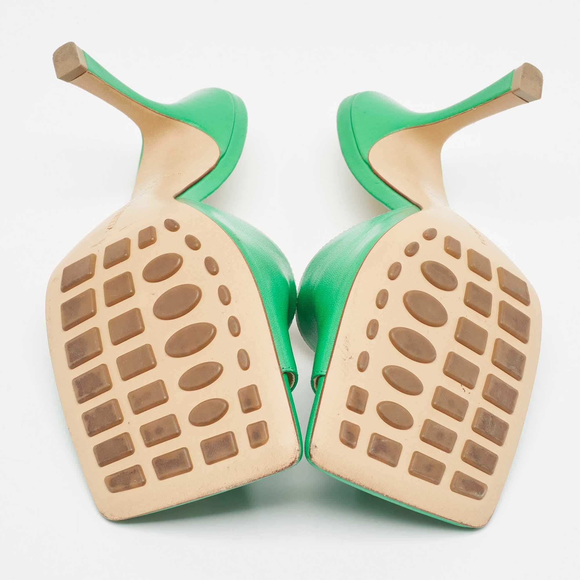 Women's Bottega Veneta Green Leather Square Open Toe Slide Sandals Size 38 For Sale