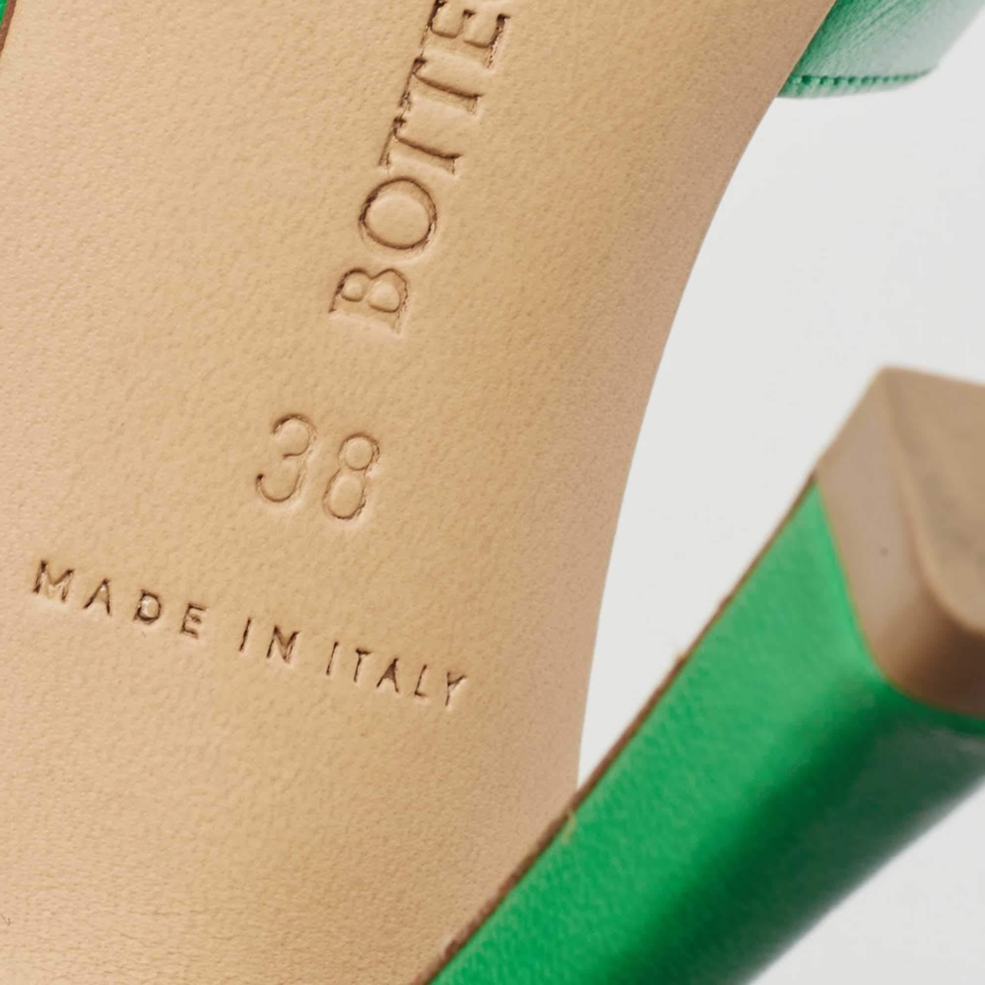 Bottega Veneta Green Leather Square Open Toe Slide Sandals Size 38 For Sale 2