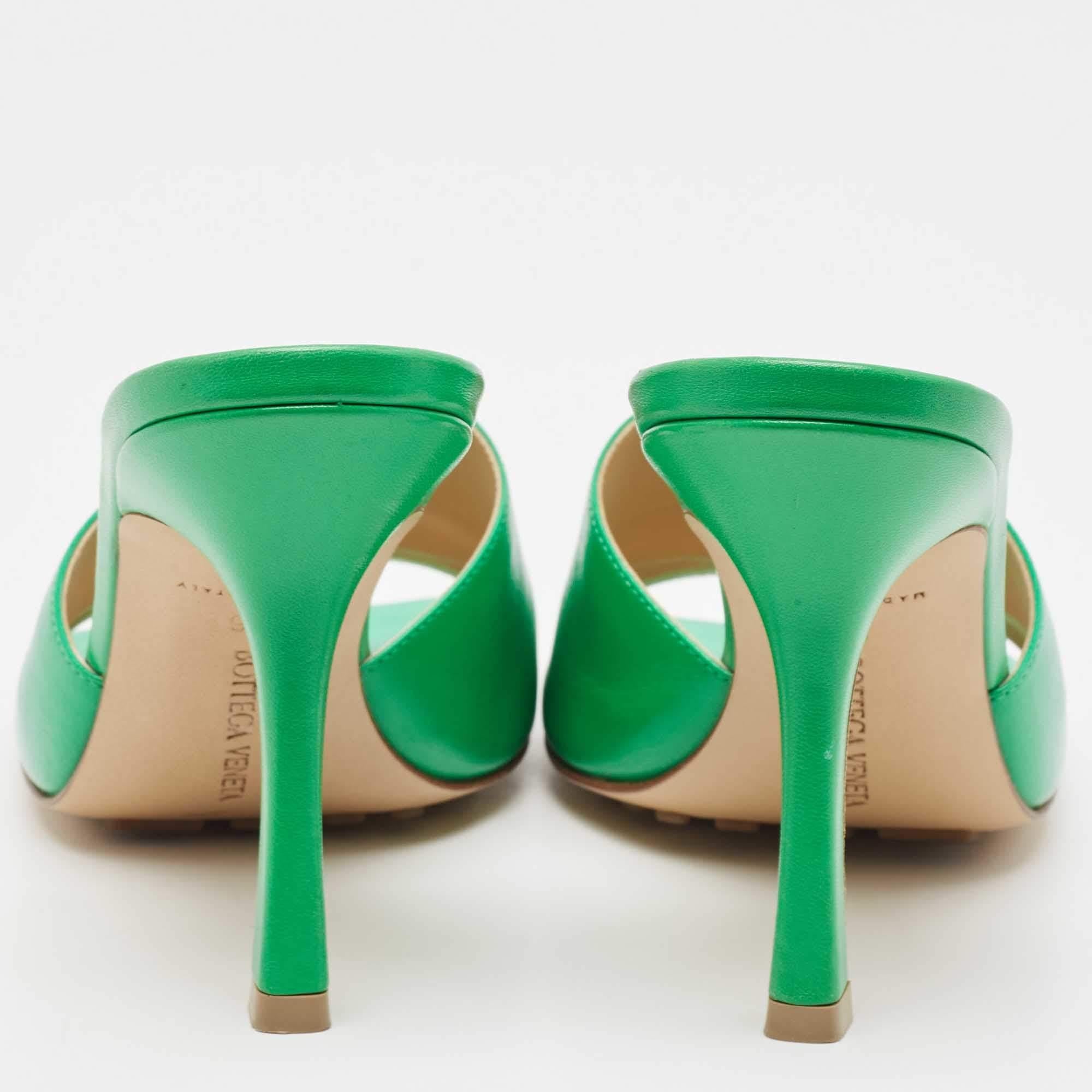 Bottega Veneta Green Leather Square Open Toe Slide Sandals Size 38 For Sale 3
