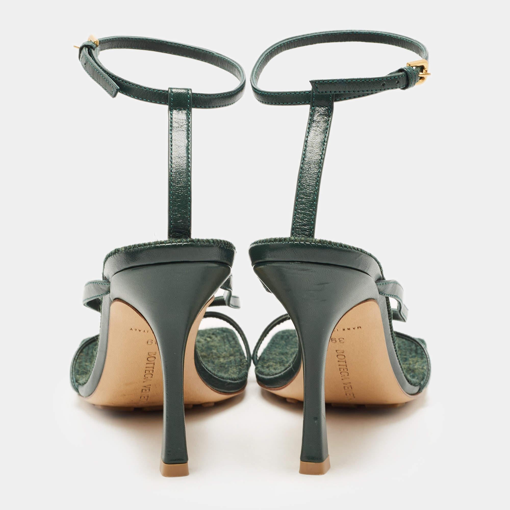 Bottega Veneta Green Leather Stretch Ankle Strap Sandals Size 39 In Good Condition In Dubai, Al Qouz 2
