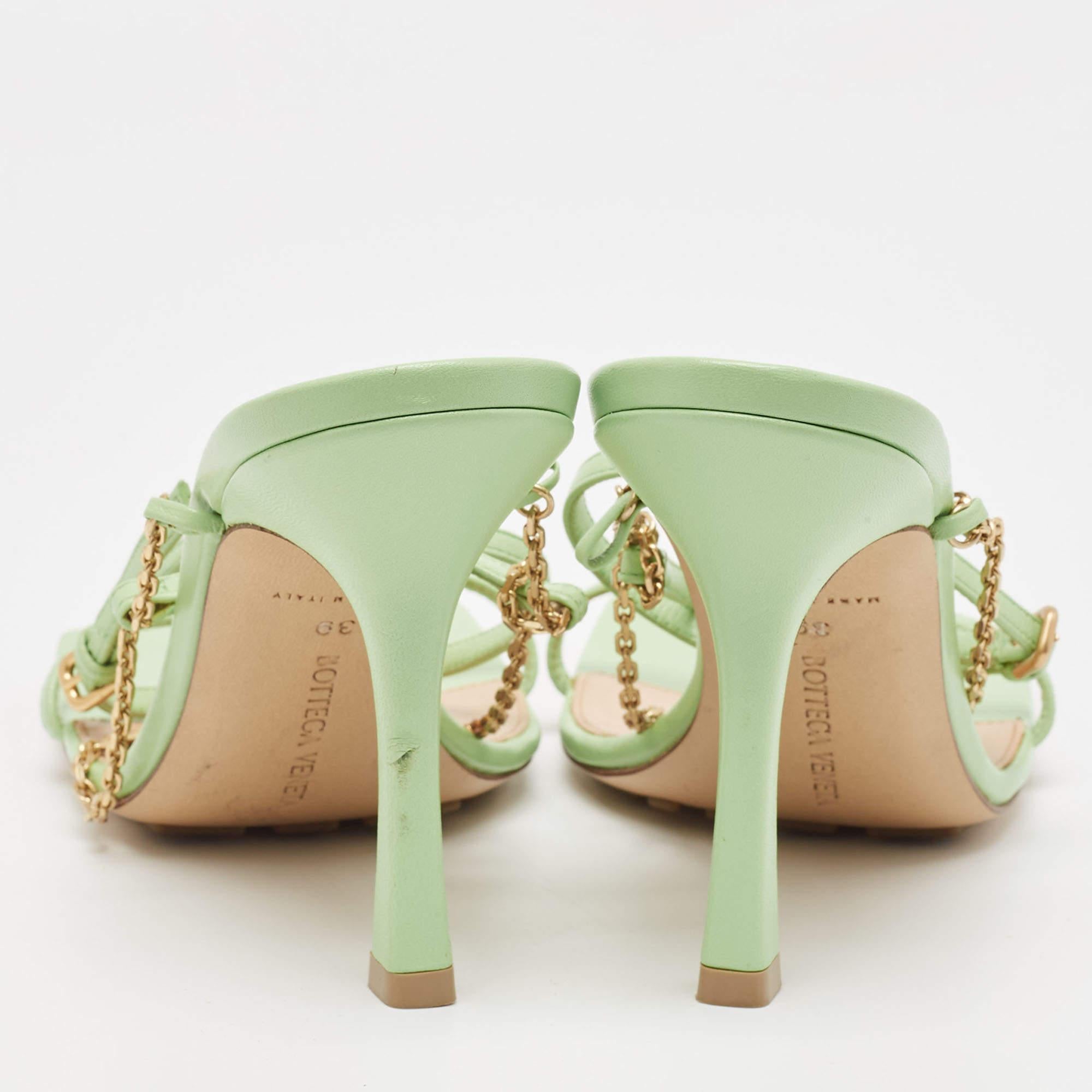 Bottega Veneta Grüne Stretch-Sandalen aus Leder mit quadratischem Knöchelriemen Größe 39 4