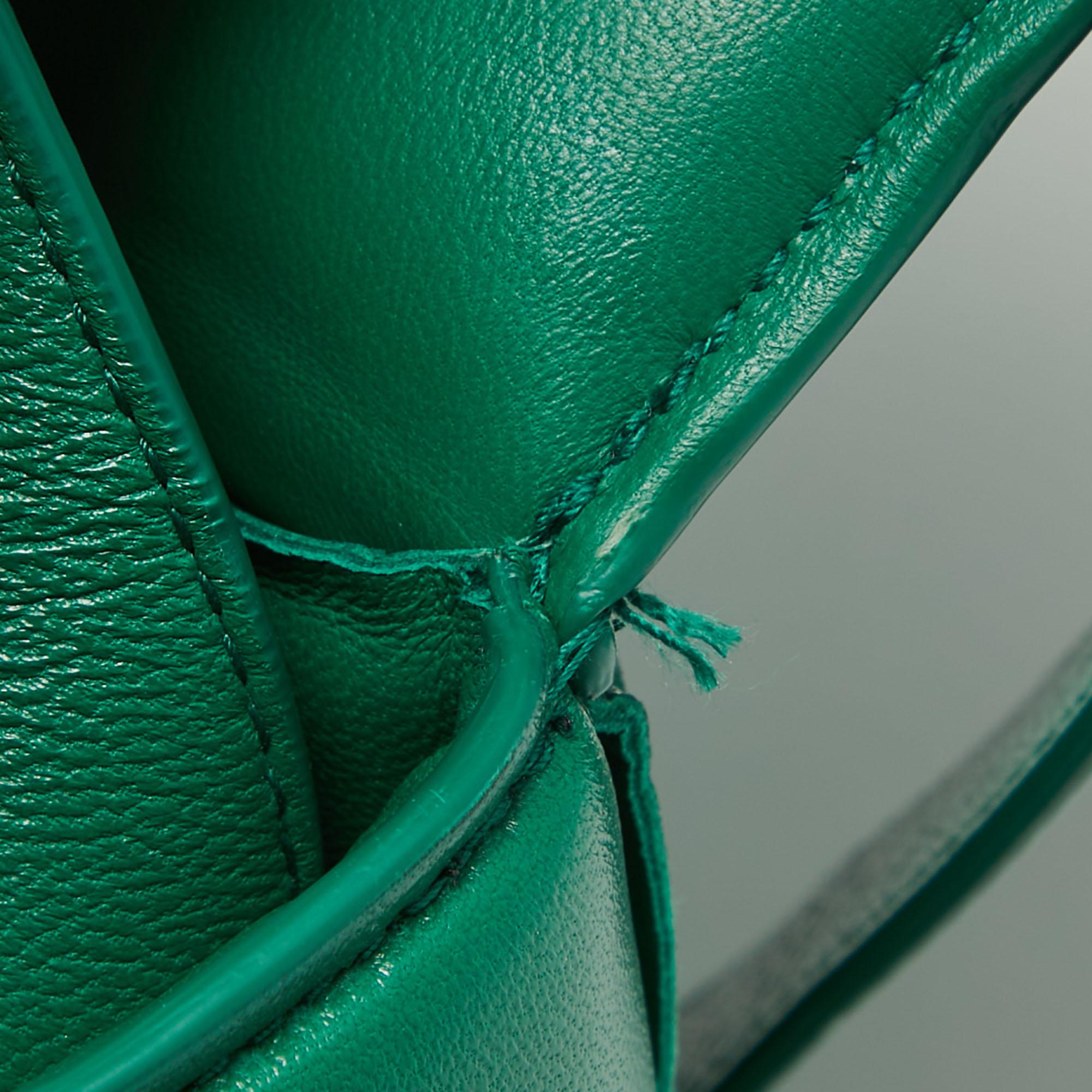 Bottega Veneta Green Padded Leather Cassette Shoulder Bag For Sale 5