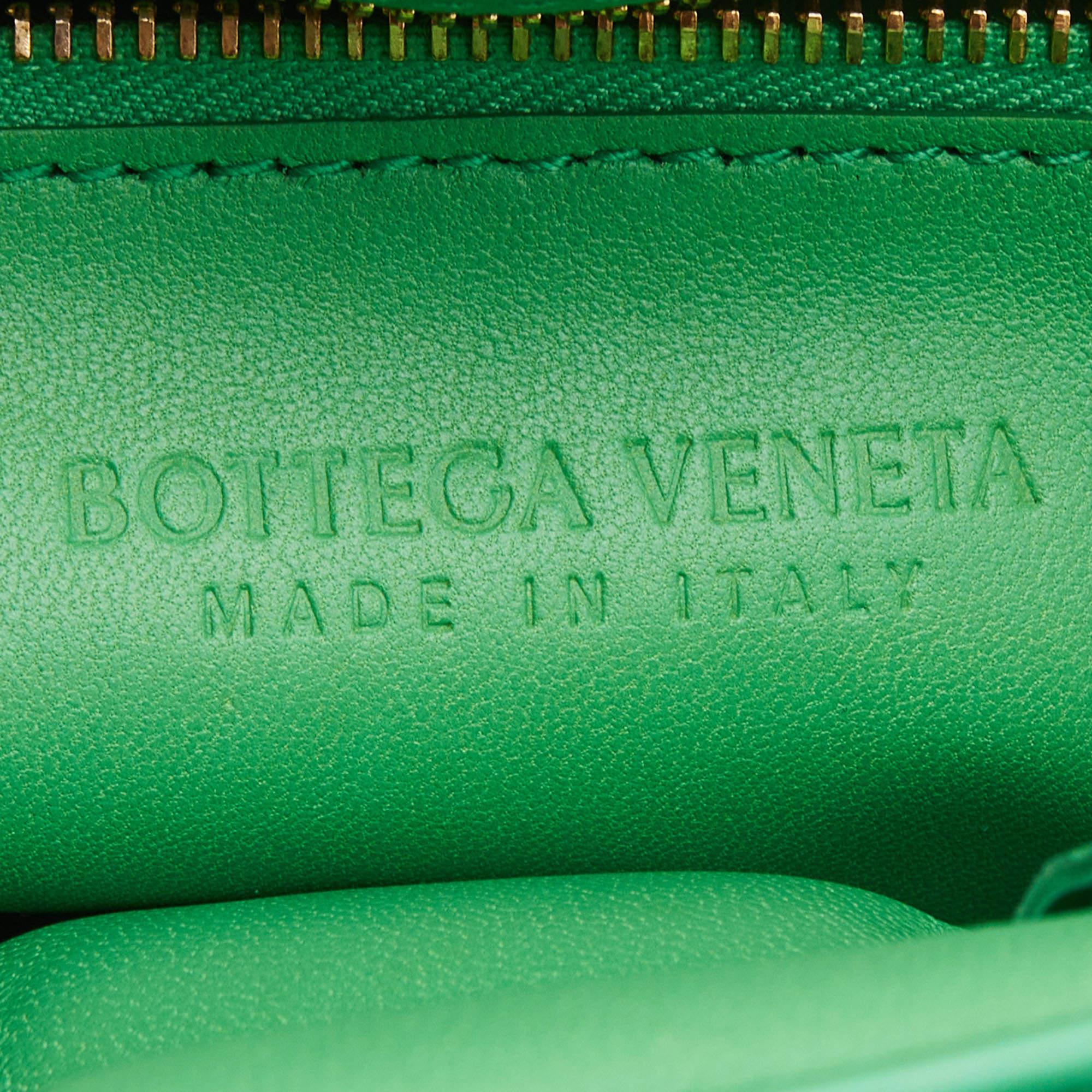 Bottega Veneta Green Padded Leather Chain Cassette Shoulder Bag 6