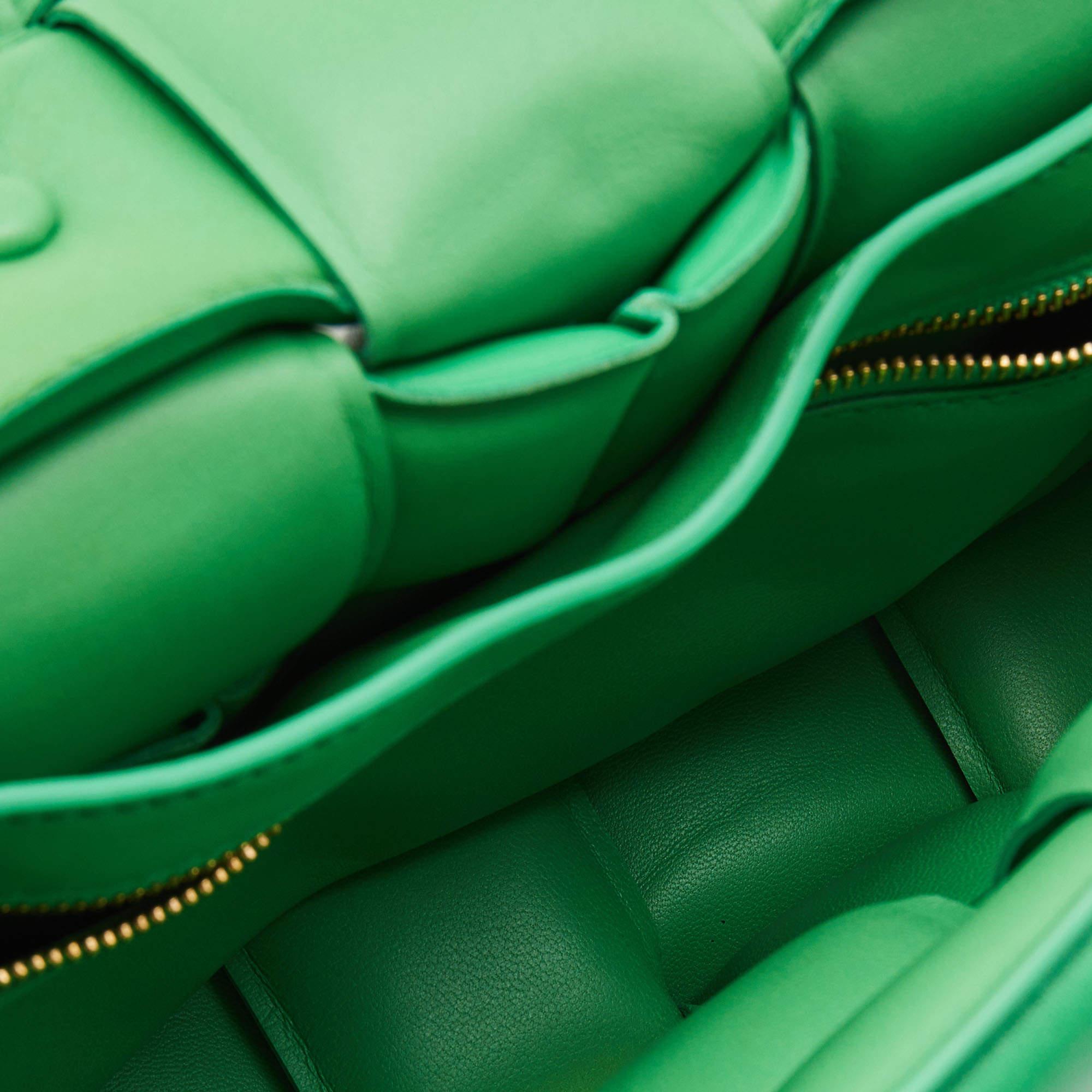 Bottega Veneta Green Padded Leather Chain Cassette Shoulder Bag 8