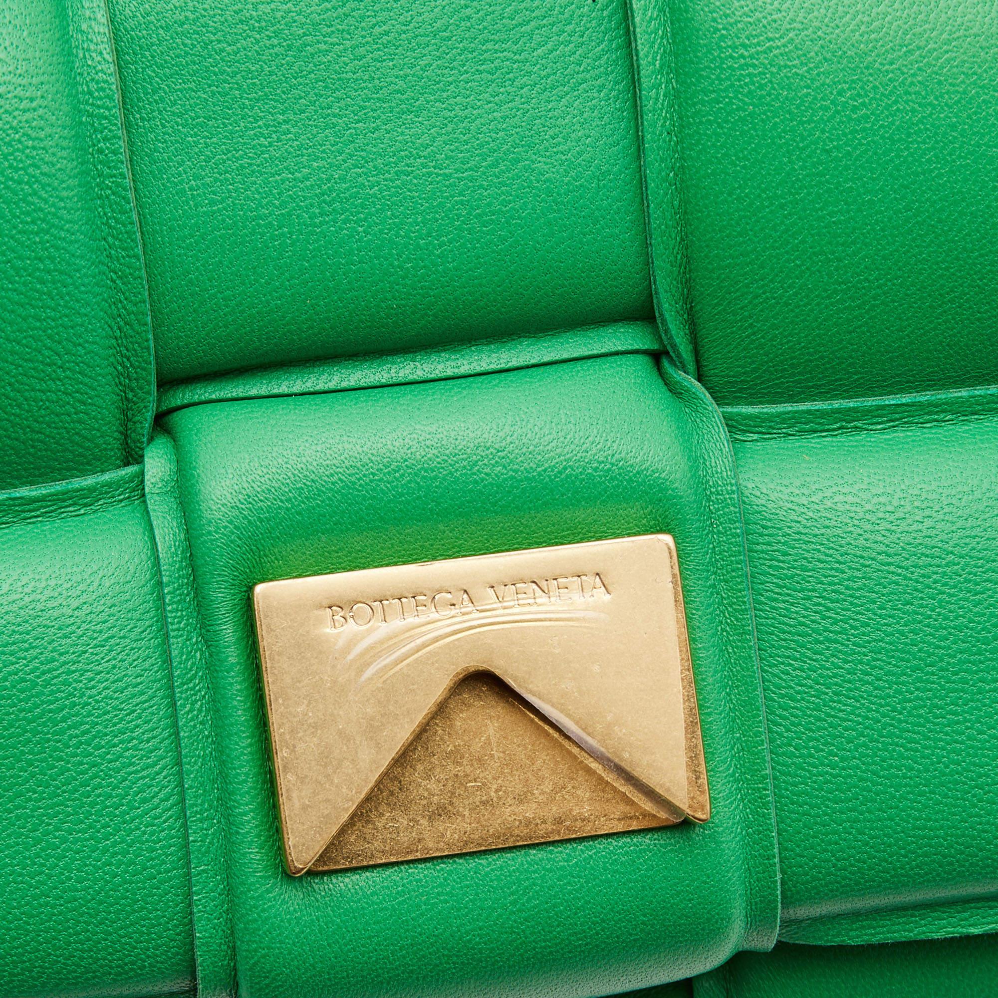 Bottega Veneta Green Padded Leather Chain Cassette Shoulder Bag 4