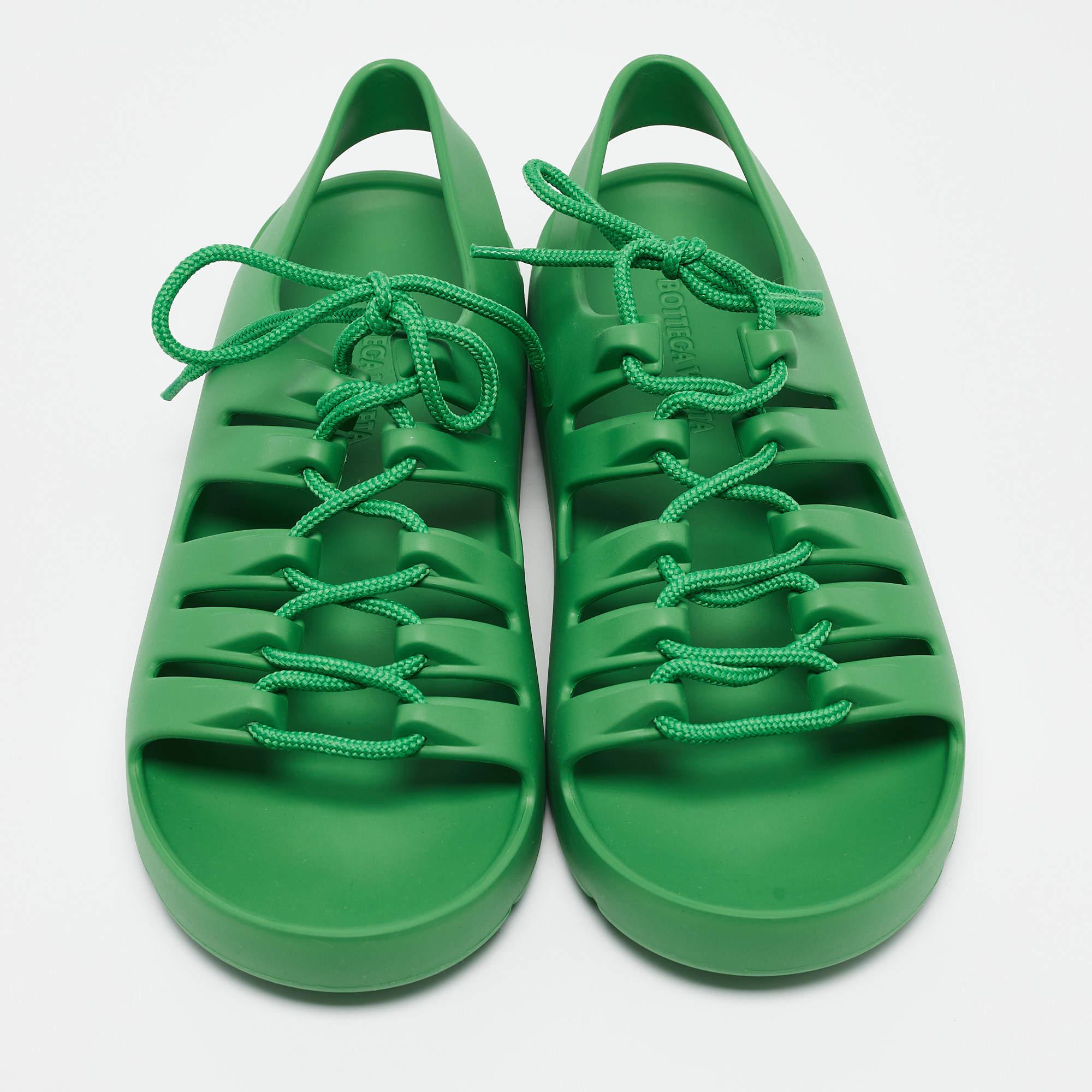 Bottega Veneta Green Rubber Lace Up Flat Sandals Size 41 In New Condition In Dubai, Al Qouz 2