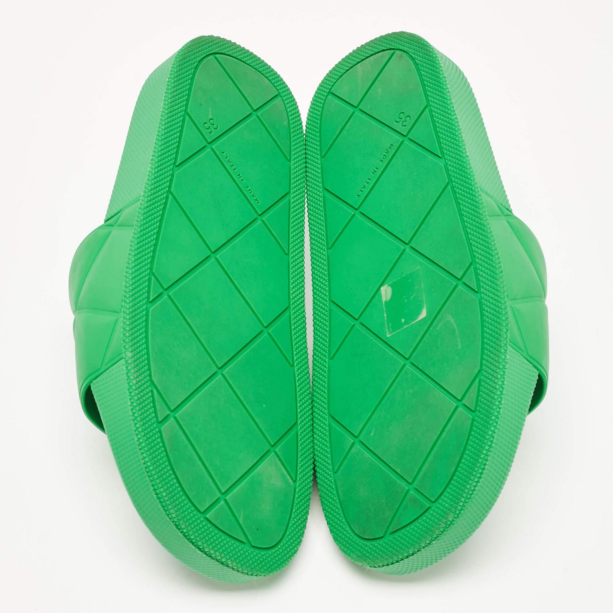 Bottega Veneta Greene & Greene Greene Pool Slides Taglia 35 in vendita 1