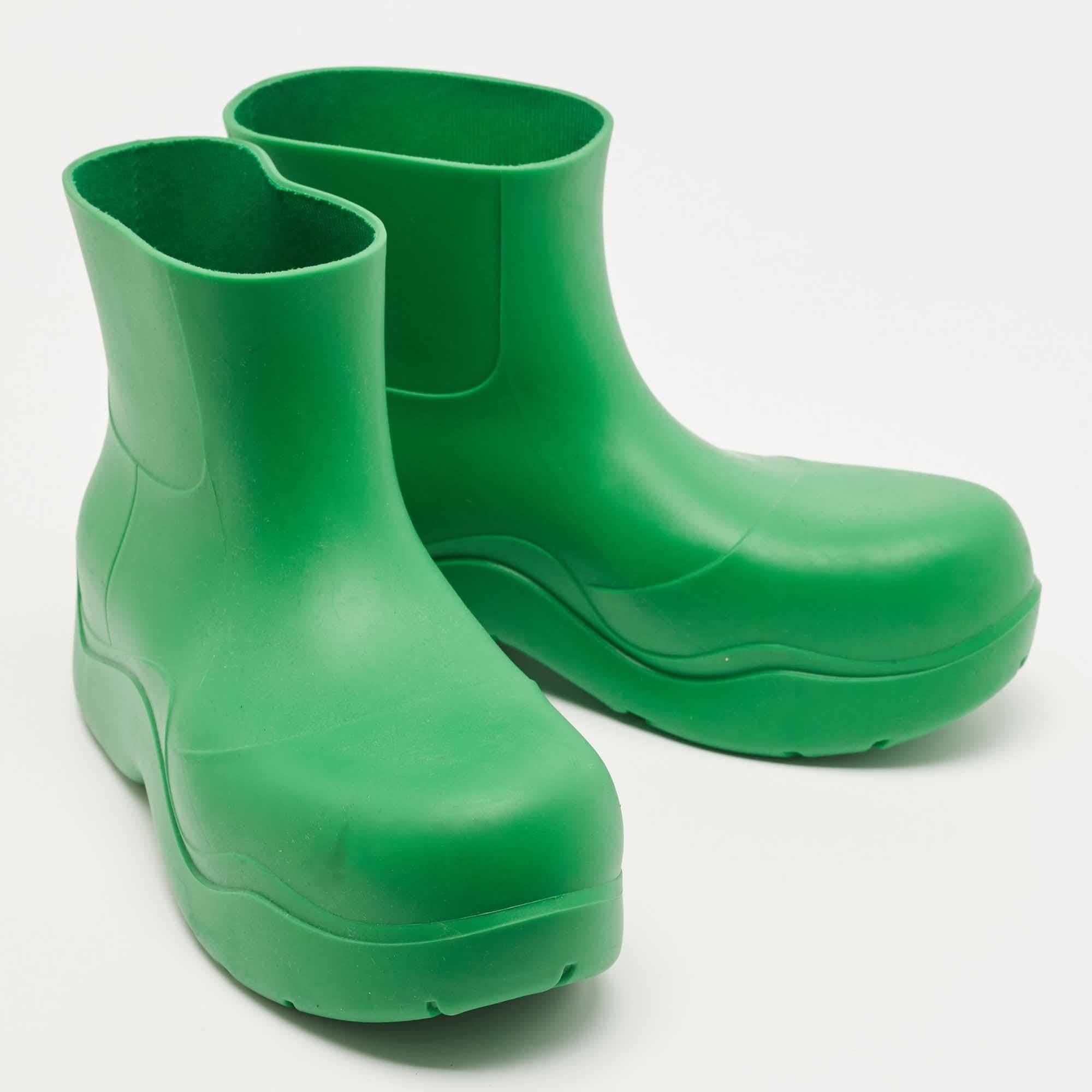 Bottega Veneta Green Rubber Puddle Ankle Boot Size 42 For Sale 1