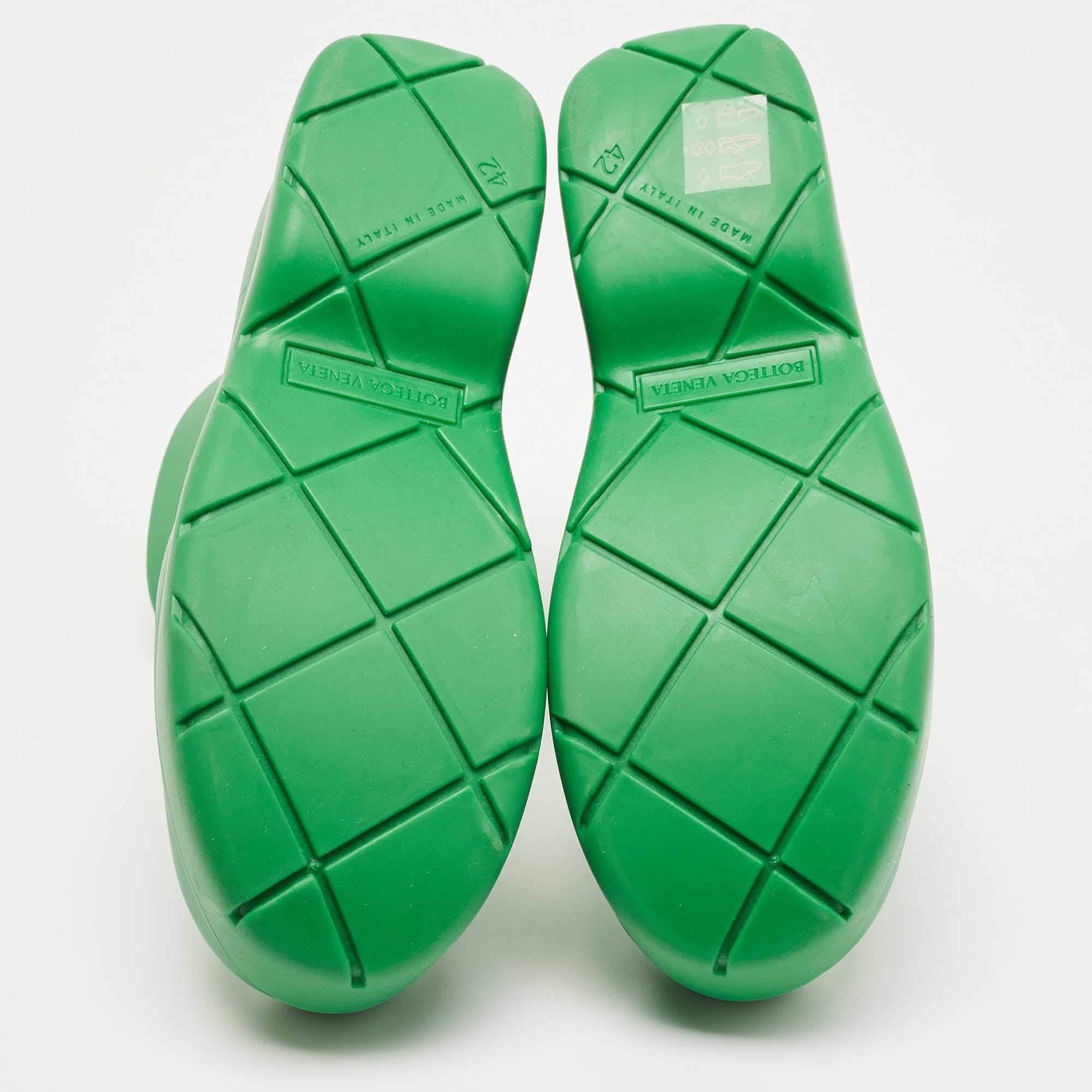 Bottega Veneta Green Rubber Puddle Ankle Boot Size 42 For Sale 4