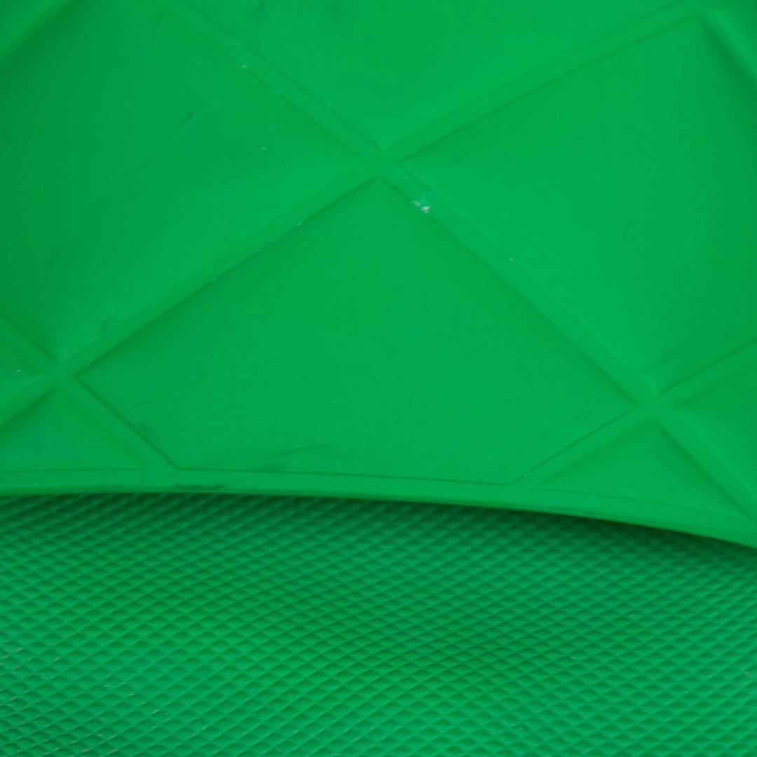 Bottega Veneta Green Rubber Quilted Slides Size IT 39 For Sale 1