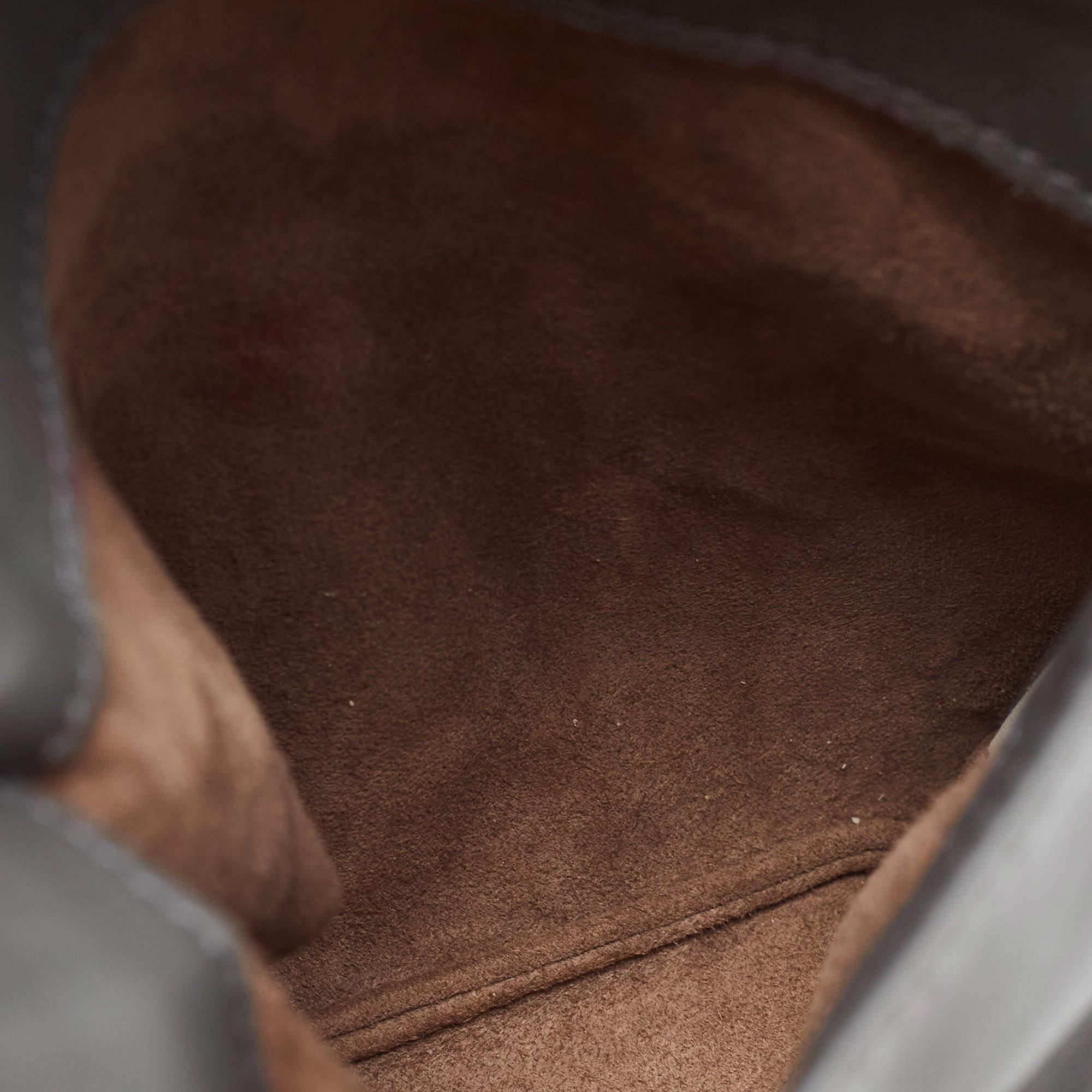 Bottega Veneta Grey Intrecciato Leather Flap Chain Crossbody Bag In Good Condition In Dubai, Al Qouz 2