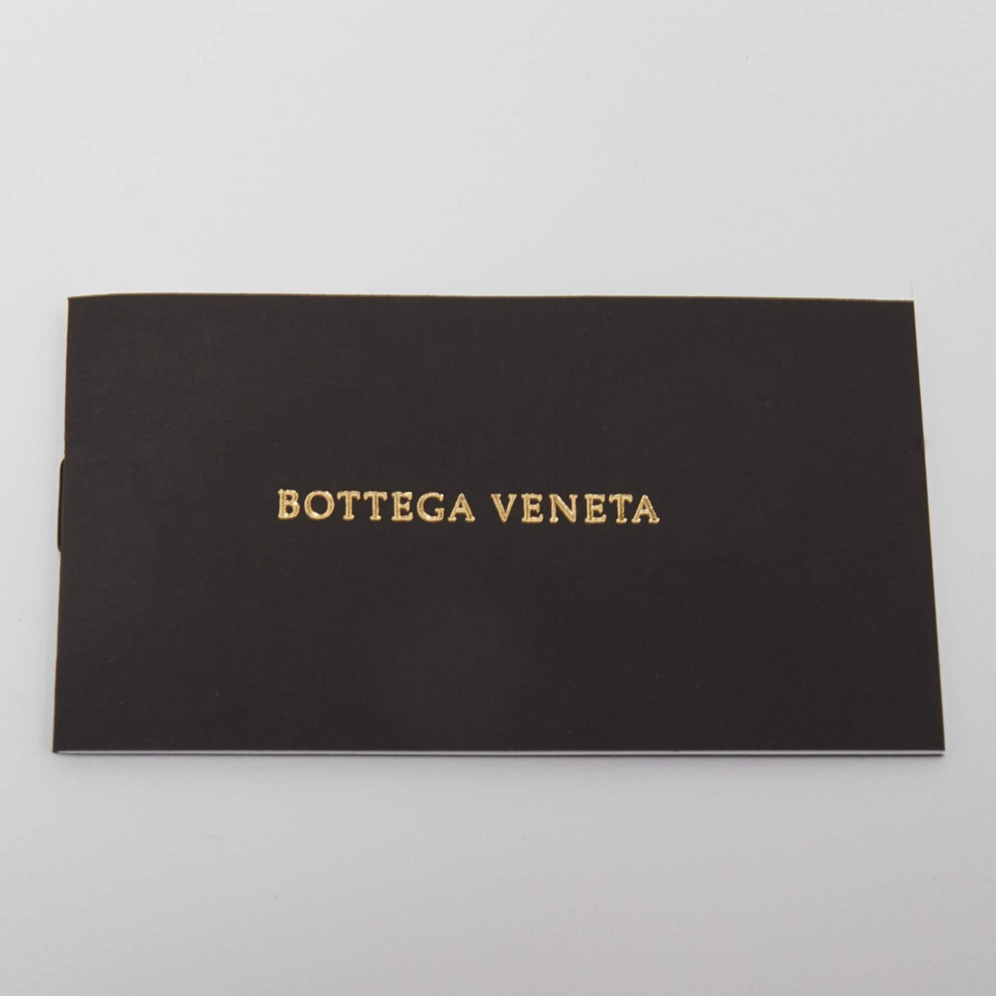 Bottega Veneta Grey Intrecciato Leather Flat Slides Size 35.5 For Sale 2