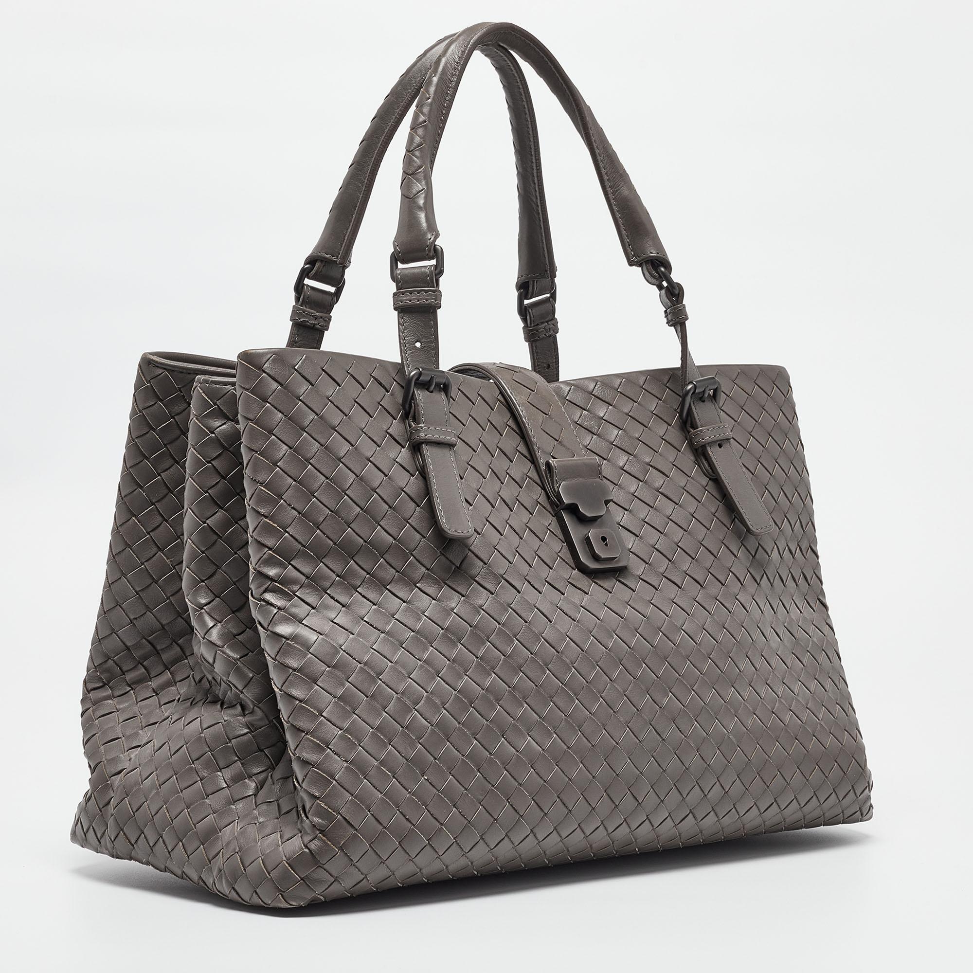 Bottega Veneta Grey Intrecciato Leather Medium Roma Tote In Good Condition In Dubai, Al Qouz 2