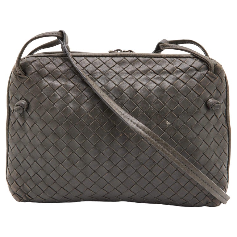 Bottega Veneta Grey Intrecciato Leather Nodini Crossbody Bag For Sale at  1stDibs