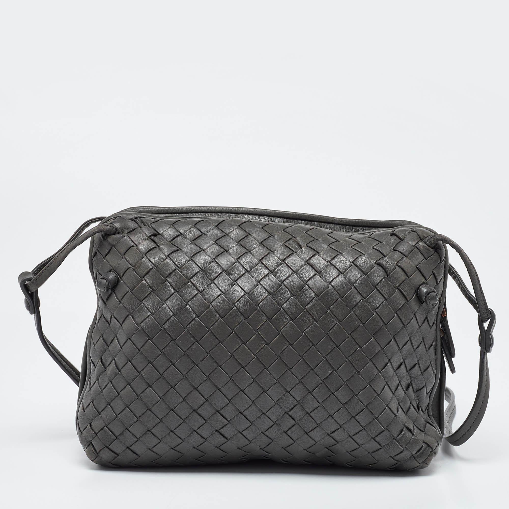 Bottega Veneta Grey Intrecciato Leather Nodini Double Zip Crossbody Bag In Fair Condition In Dubai, Al Qouz 2