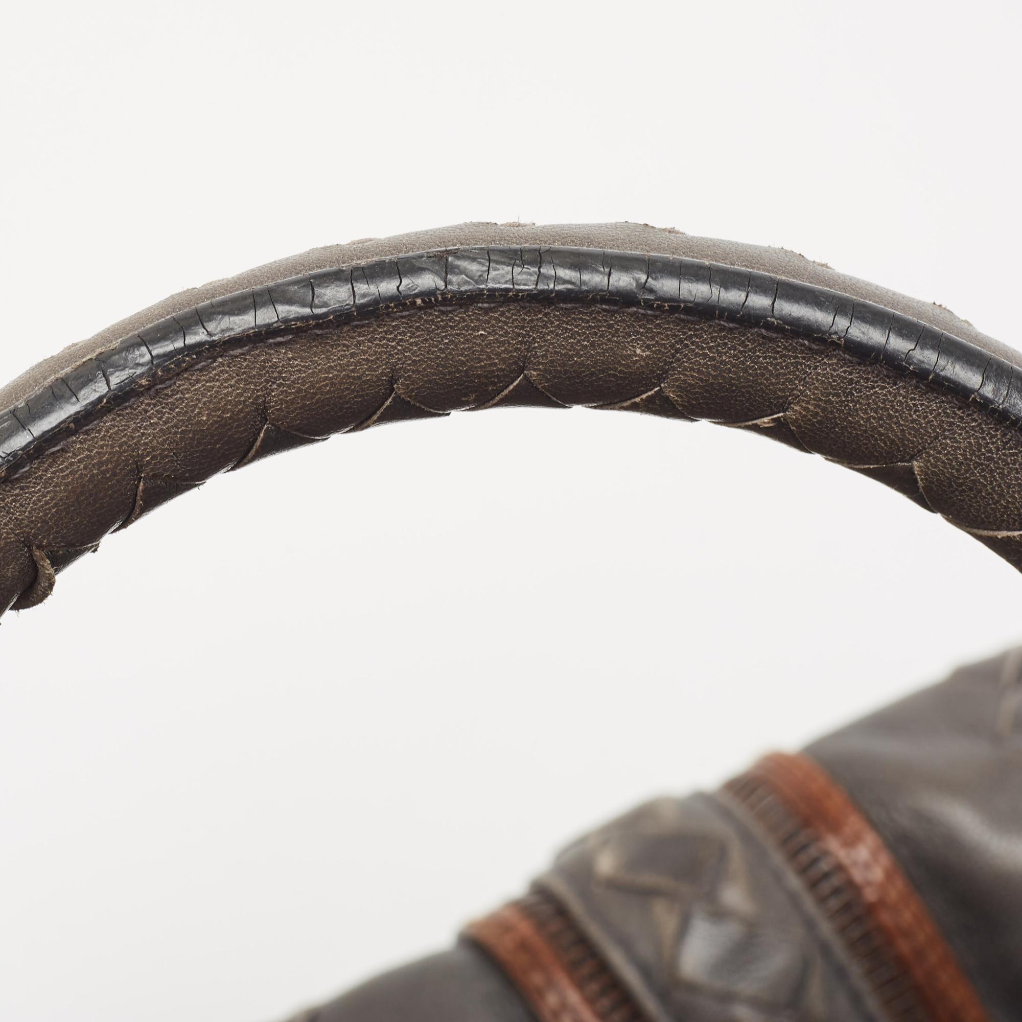 Bottega Veneta Grey Intrecciato Leather Zip Detail Tote For Sale 9