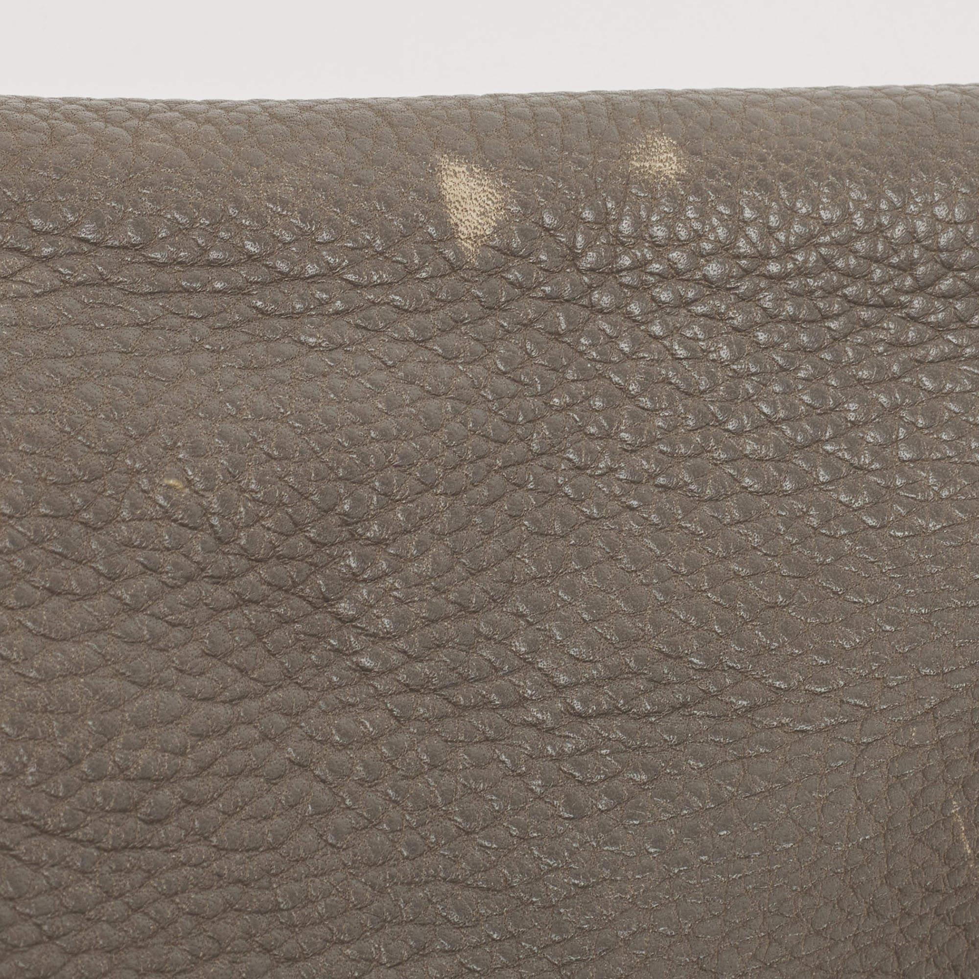 Bottega Veneta Graue Intrecciato-Tasche aus Leder mit Griff aus Leder im Angebot 6