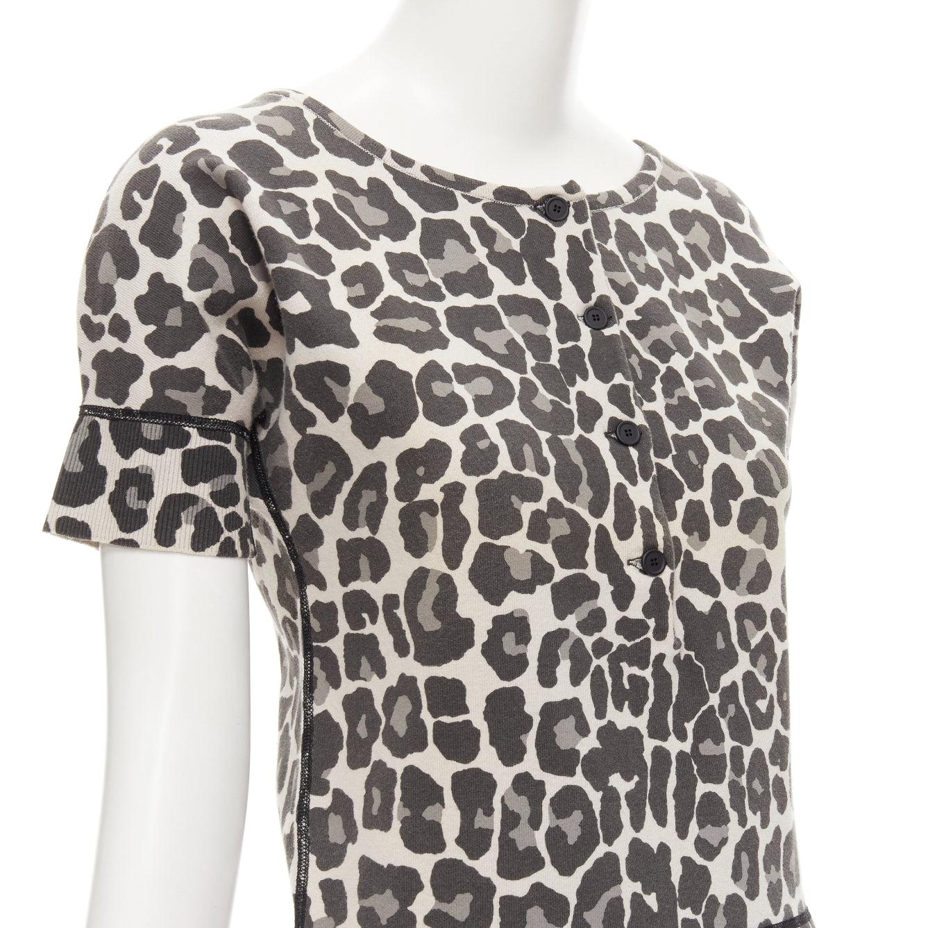 BOTTEGA VENETA Graues Oberteil aus Baumwollmischung mit Leopardenmuster und halber Knopfleiste IT38 XS im Angebot 4