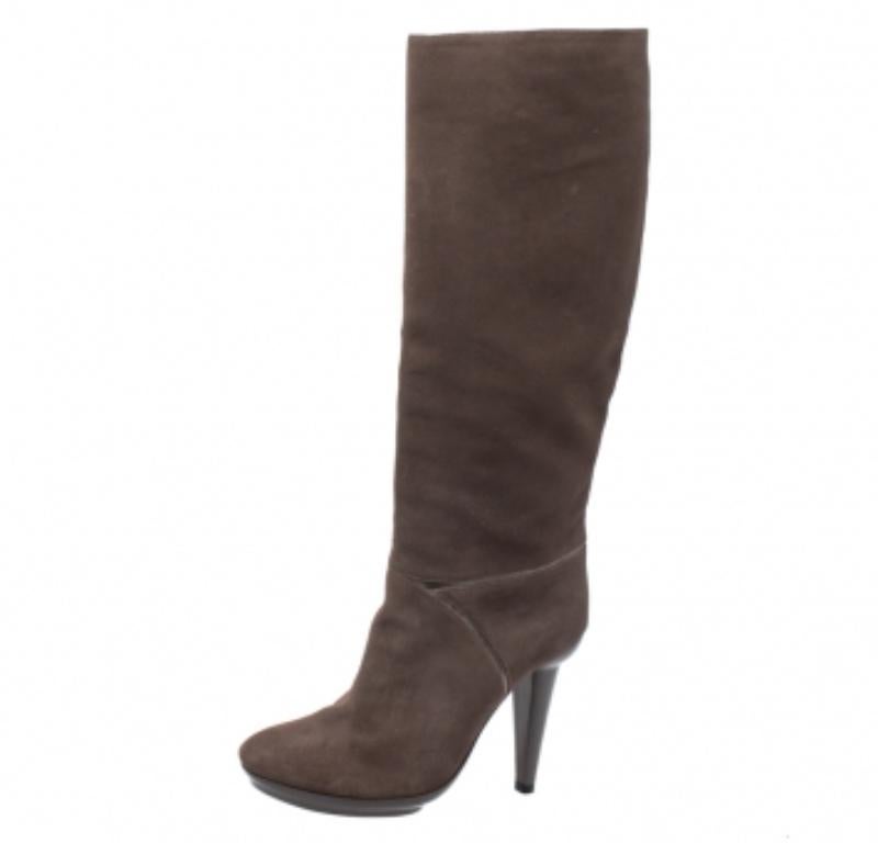 Bottega Veneta - Bottes en daim gris Taille 38.5 Bon état - En vente à Dubai, Al Qouz 2
