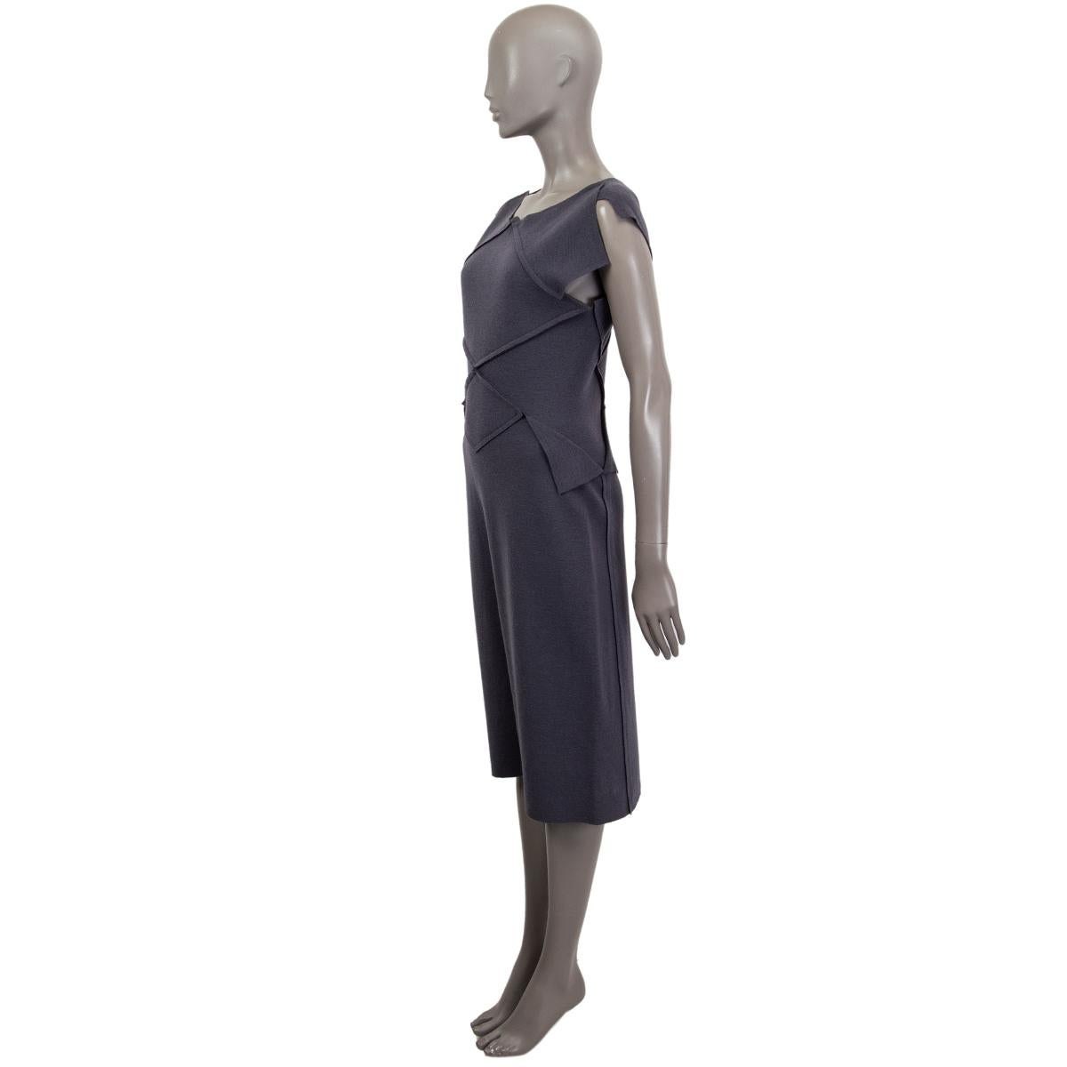Vestido enfundado con patchwork de argyle 100% auténtico de Bottega Veneta en lana virgen gris. Sin forro. Se ha usado y está en excelentes condiciones. 

Medidas
Tamaño de la etiqueta	44
Talla	L
Anchura del hombro	47cm (18.3in)
Busto	De 86 cm (33,5