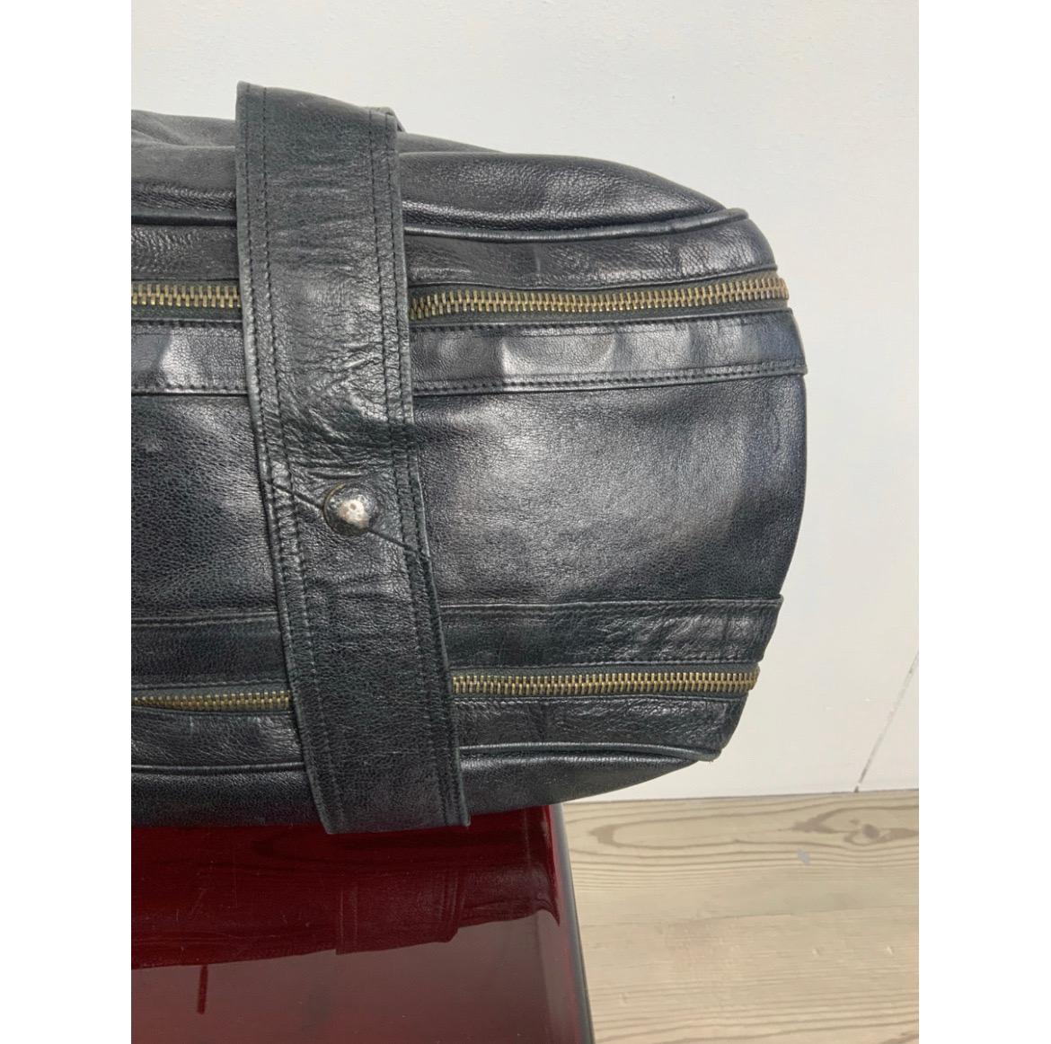 Bottega Veneta Handbag Leather in black 1