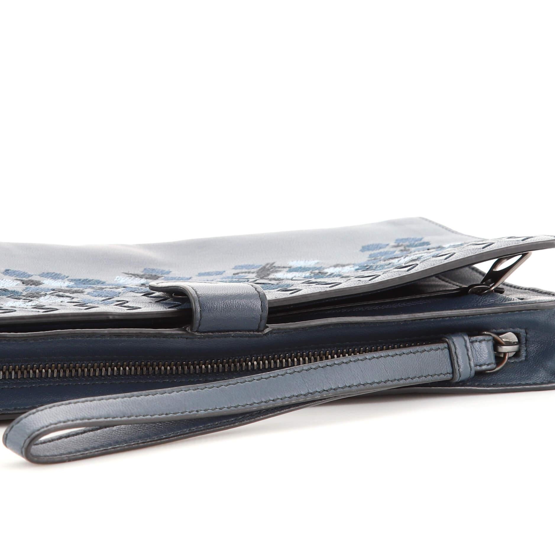 Kleine Clutch mit Henkel von Bottega Veneta, bestickt Intrecciato Nappa 1