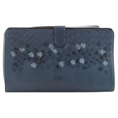Kleine Clutch mit Henkel von Bottega Veneta, bestickt Intrecciato Nappa