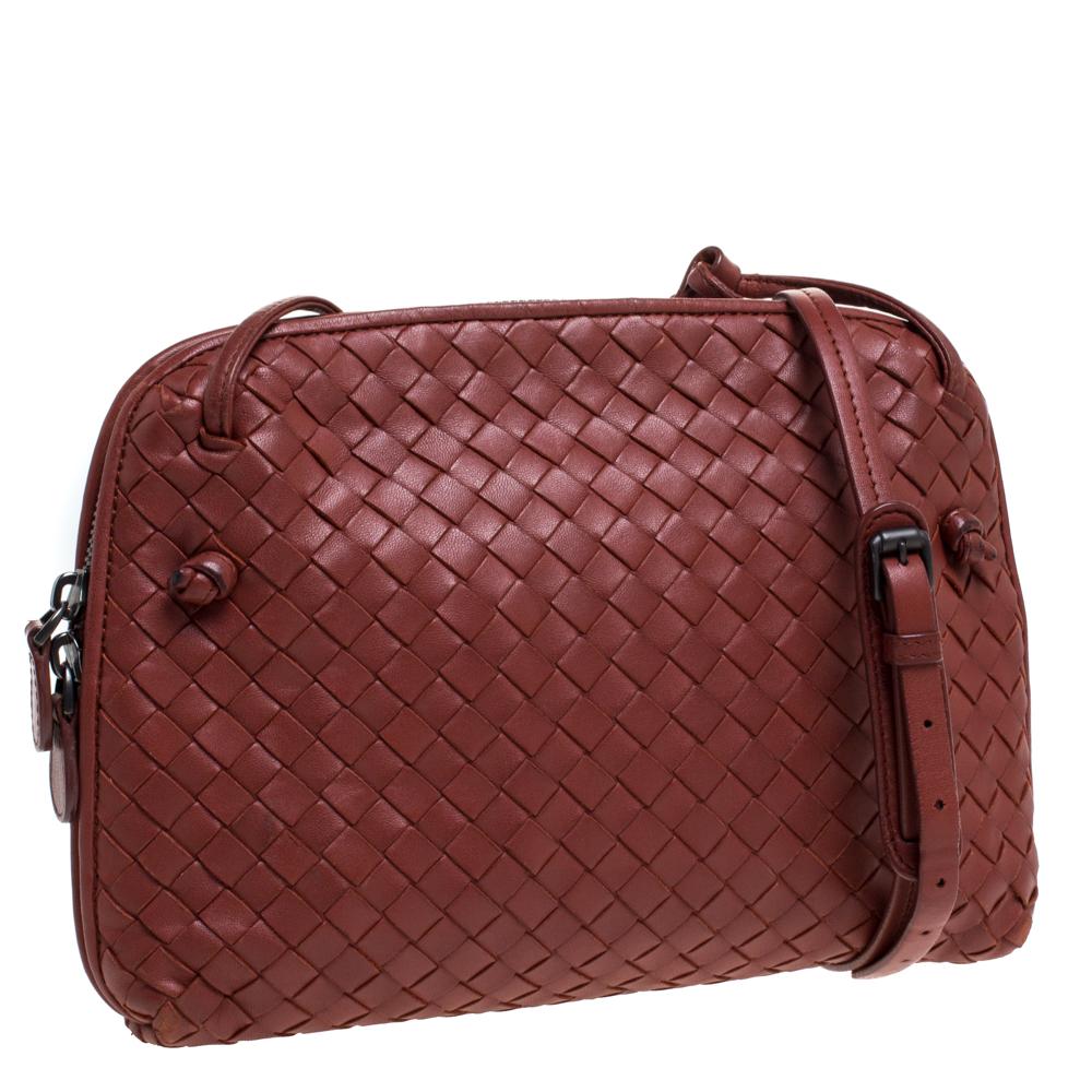 Bottega Veneta Hazel Nut Intrecciato Leather Nodini Crossbody Bag In Good Condition In Dubai, Al Qouz 2