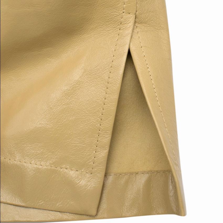 Women's or Men's Bottega Veneta High-rise wide-leg leather shorts Runway SS20 - Size US2 For Sale