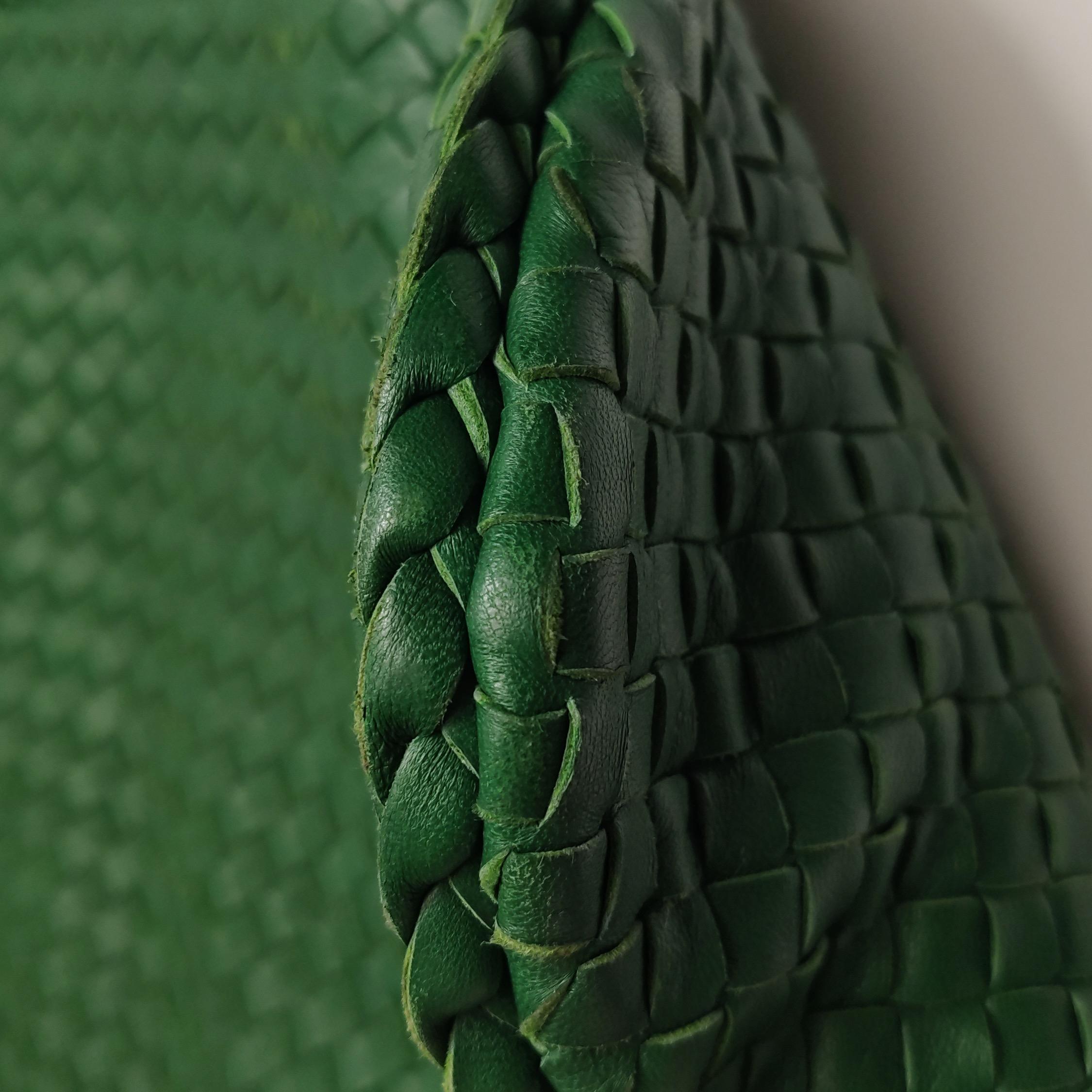 Bottega Veneta Hobo Tasche Lammfell Intrecciato Sittich Grün Mittel Groß 47cm im Angebot 9