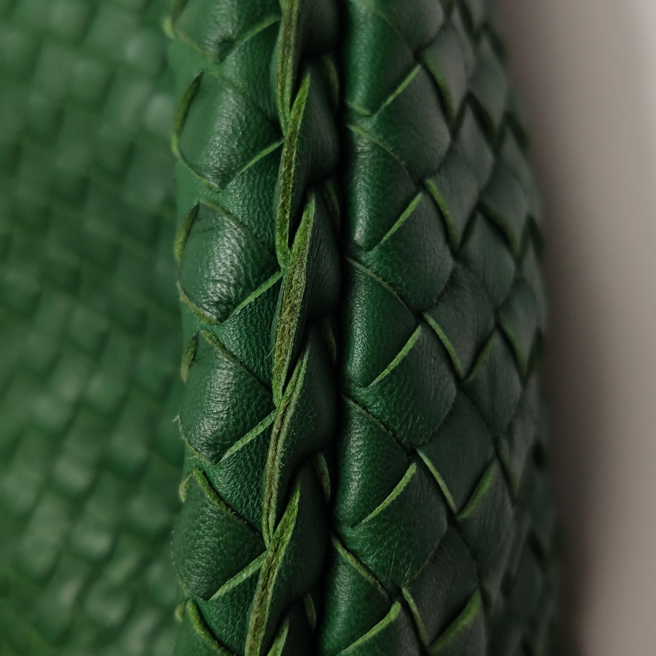 Bottega Veneta Hobo Tasche Lammfell Intrecciato Sittich Grün Mittel Groß 47cm im Angebot 15