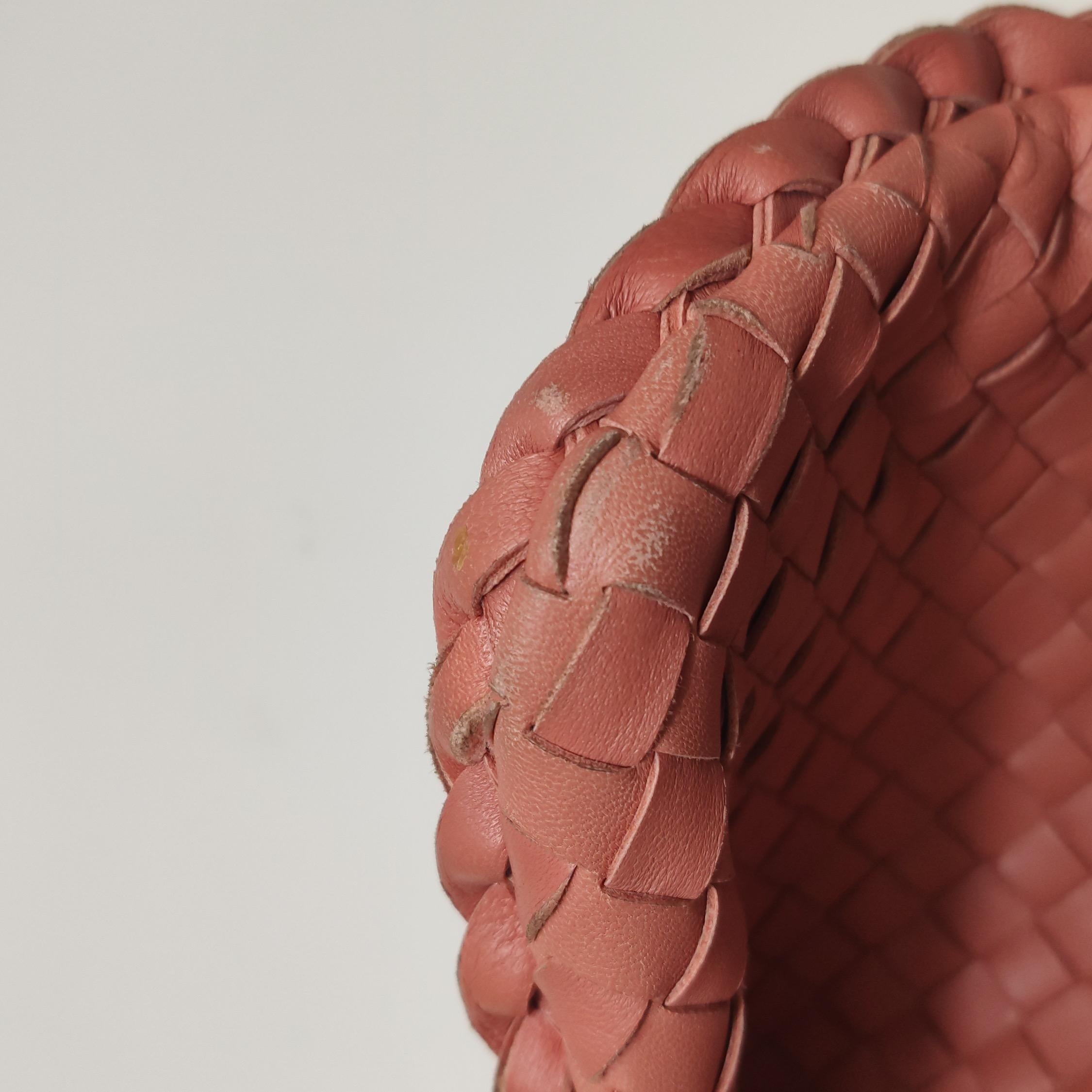 Bottega Veneta Hobo Borsa in pelle di agnello Intrecciato Rosa Corallo Media Grande 47cm in vendita 7