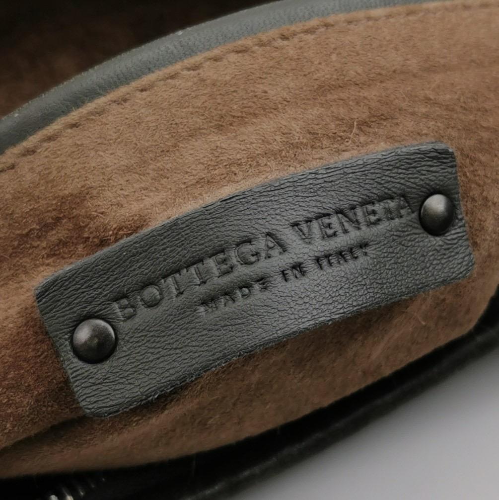 Bottega Veneta Hobo Tasche aus Lammfell und Leder in Dunkelgrau Groß 47cm im Angebot 1