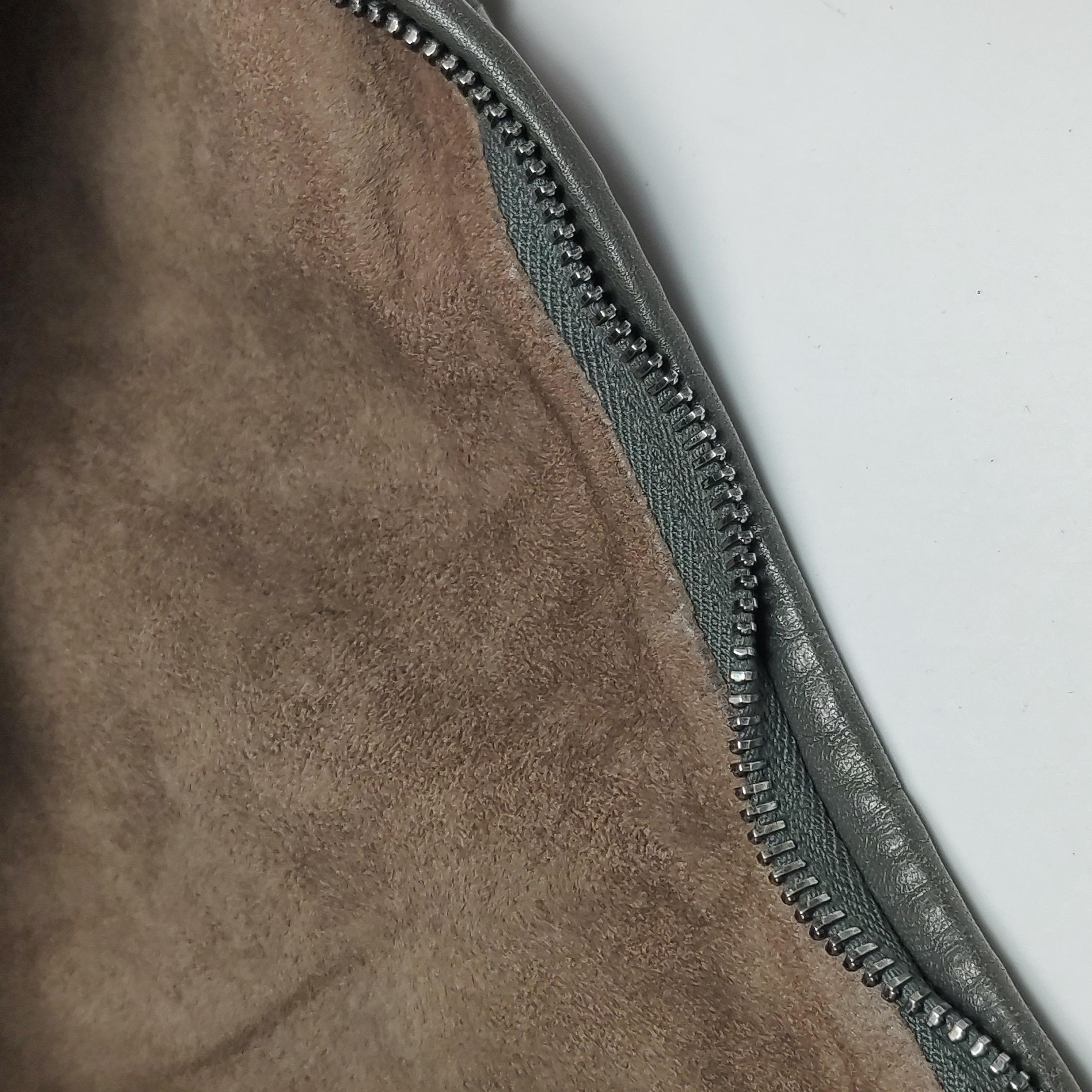 Bottega Veneta Hobo Tasche aus Lammfell und Leder in Dunkelgrau Groß 47cm im Angebot 4