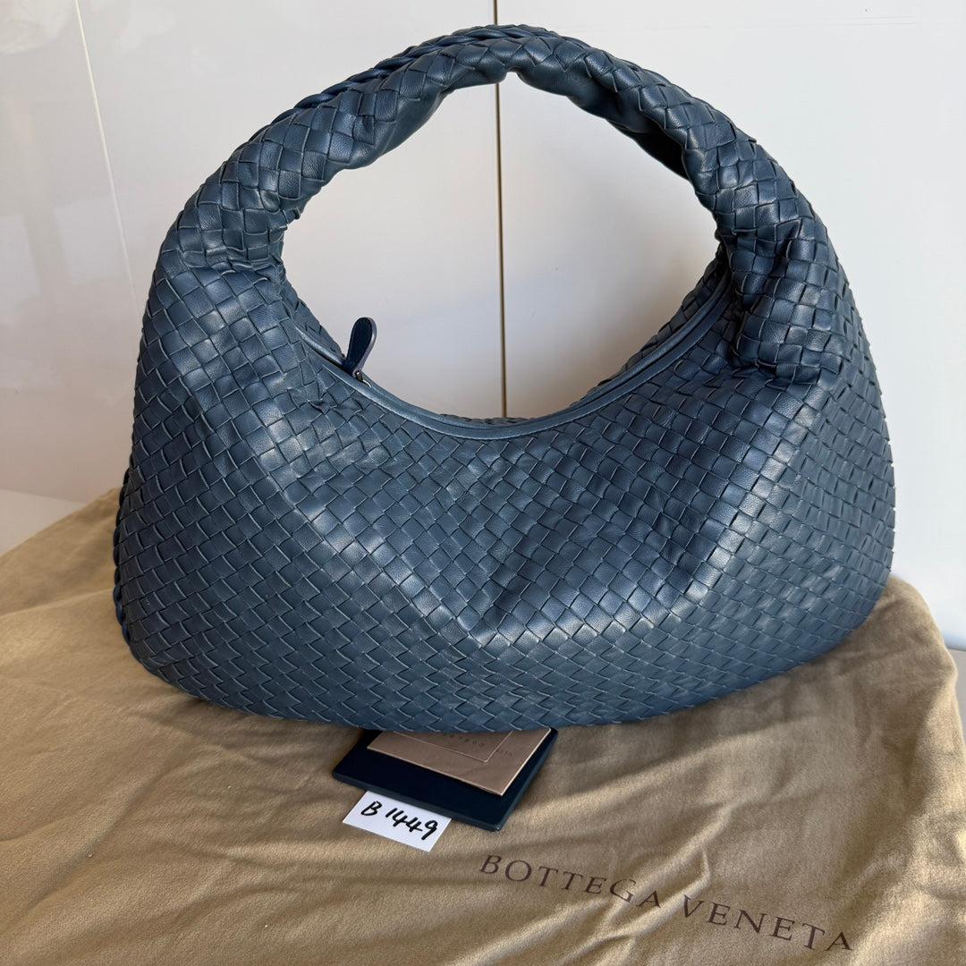 Bottega Veneta Hobo Bag Lambskin leather Dark Navy Medium 47cm
 These are professional photos of the actual bag.
 Experience ultimate luxury with this Bottega Veneta Hobo Bag Large in lambskin leather. Featuring the iconic Intrecciato weave, this