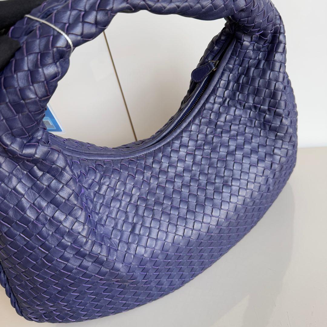 Women's Bottega Veneta Hobo Bag Lambskin leather Dark Navy Medium 47cm For Sale