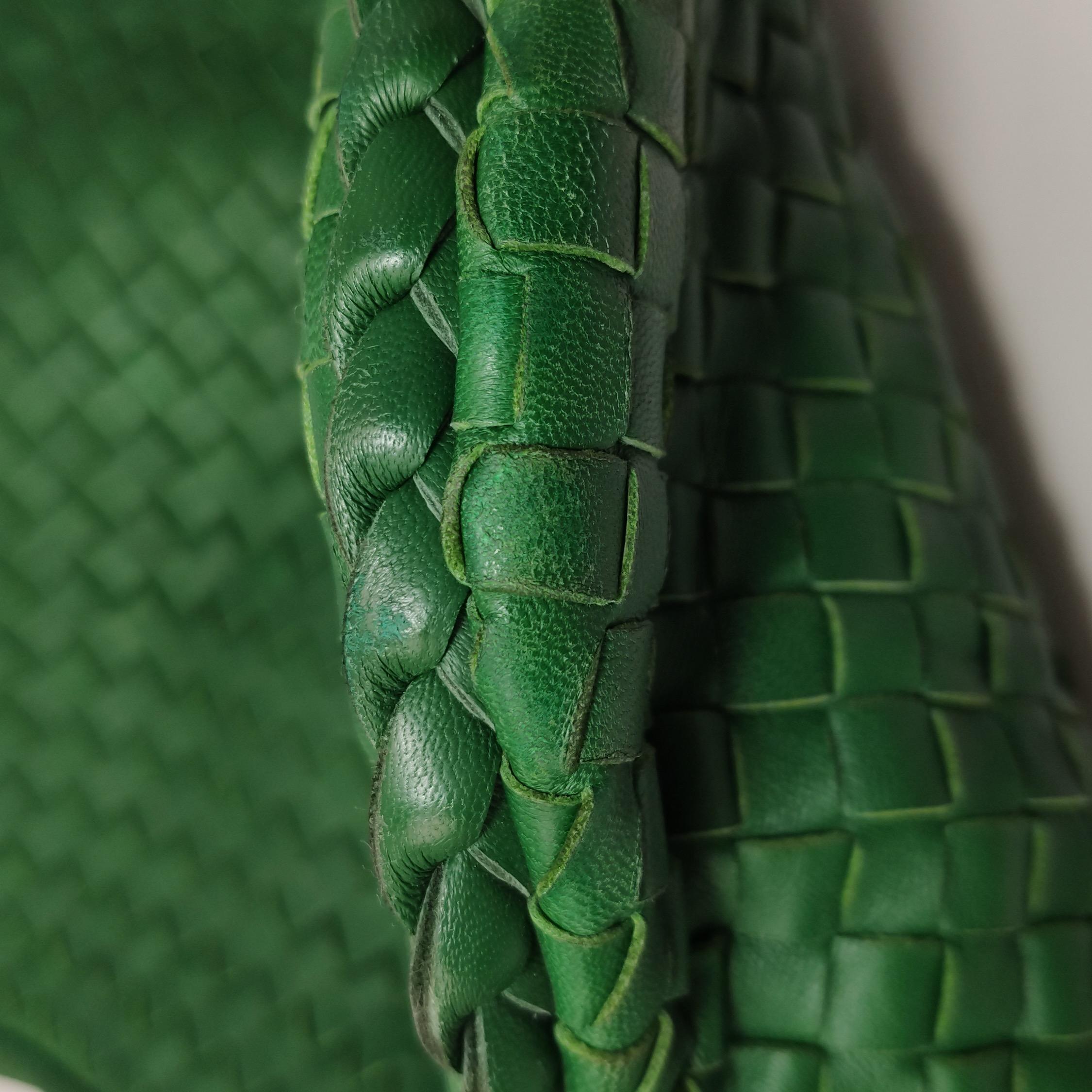Sac hobo Bottega Veneta en cuir d'agneau vert 40 cm en vente 5
